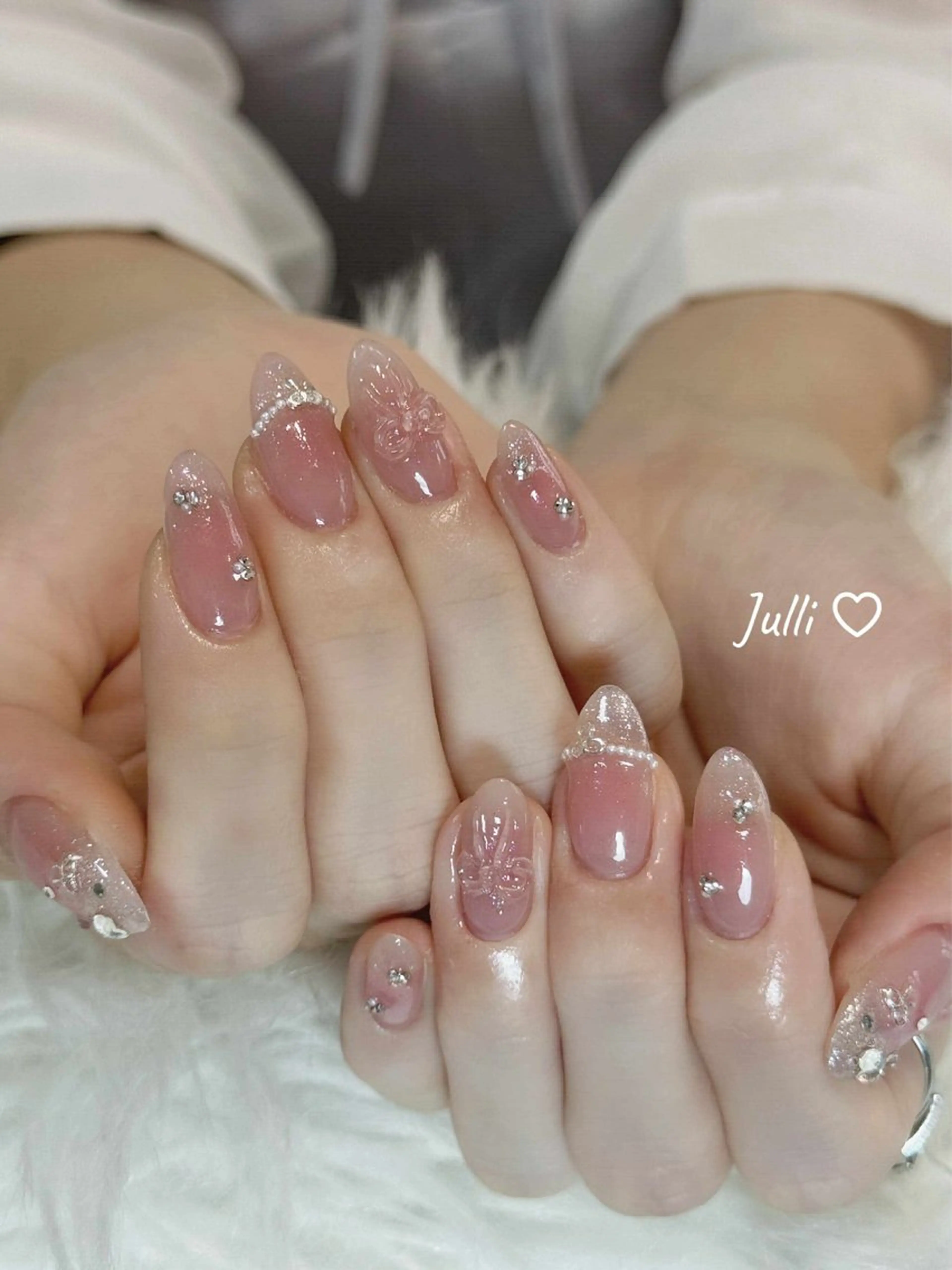 ネイル フレンチネイル ジェルネイル キラキラネイル 韓国ネイル マグネットネイル Julli NailStudioのネイルデザイン