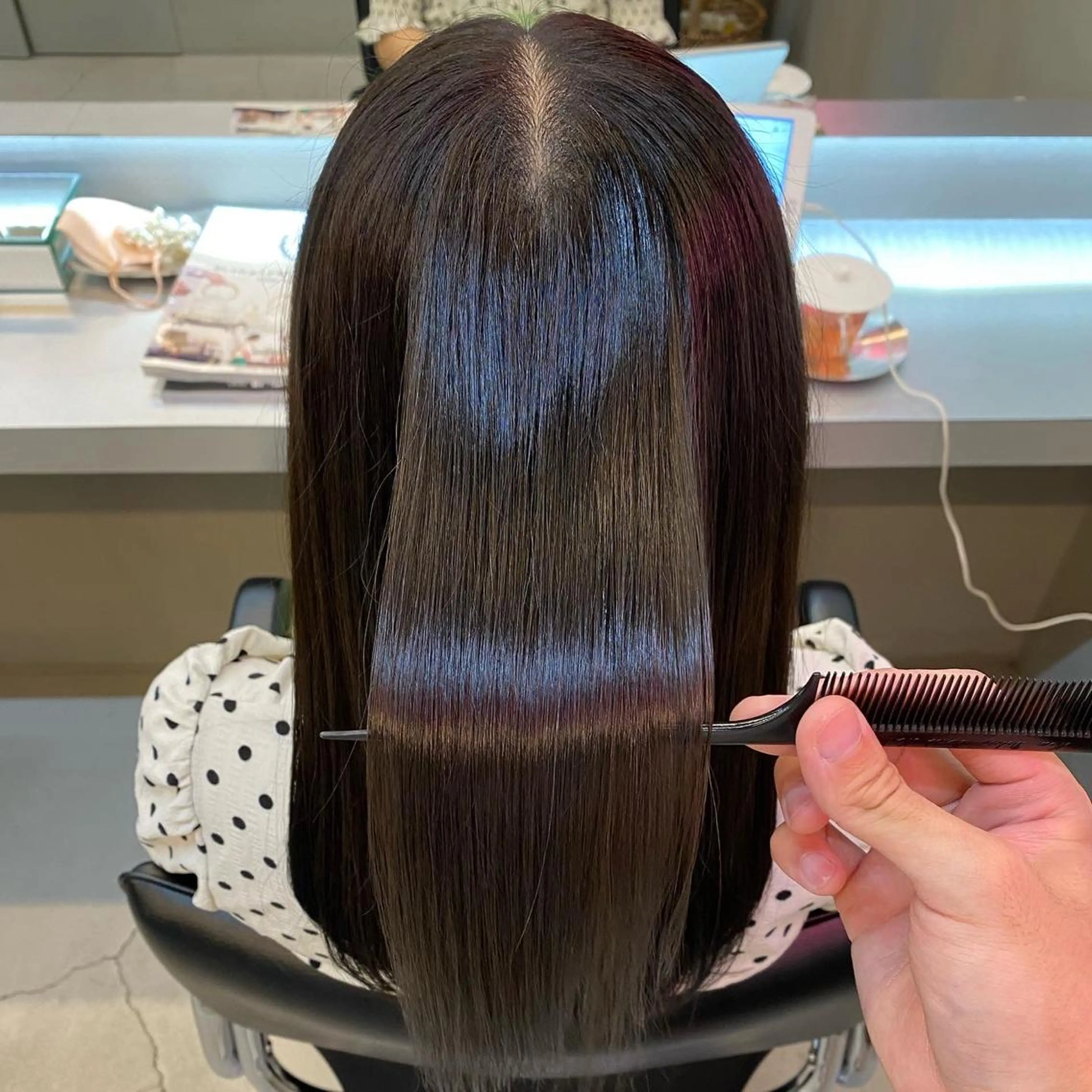 セミロング カラー 透明感カラー ダークグレー ダークグレージュ グレージュ 髪質改善 トリートメント 艶髪と透明感を ‼️/若林のヘアスタイル