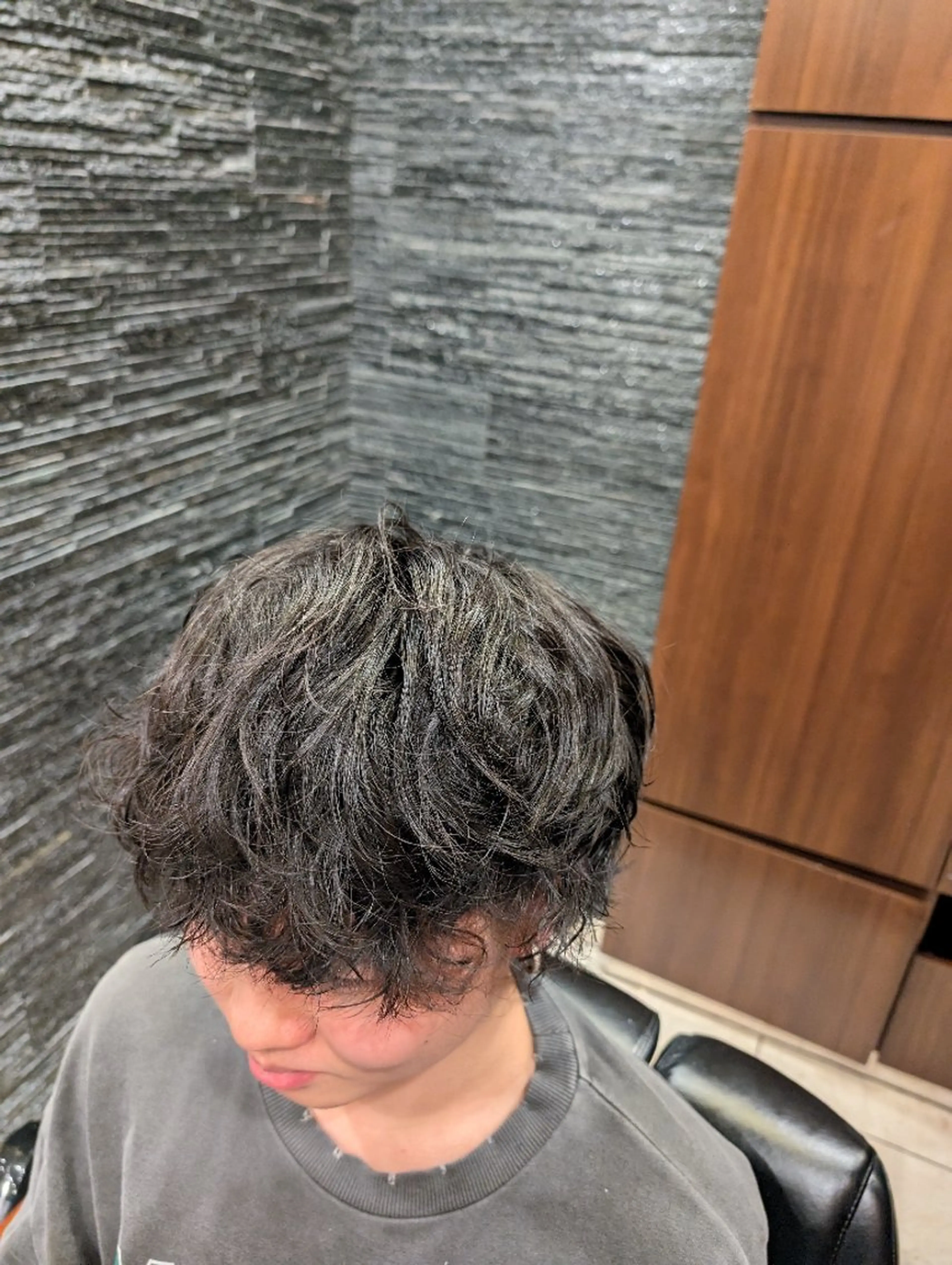 ミディアム ミディアムパーマ ウルフカット ヒロ銀座上野店 柴田佳祐のヘアスタイル