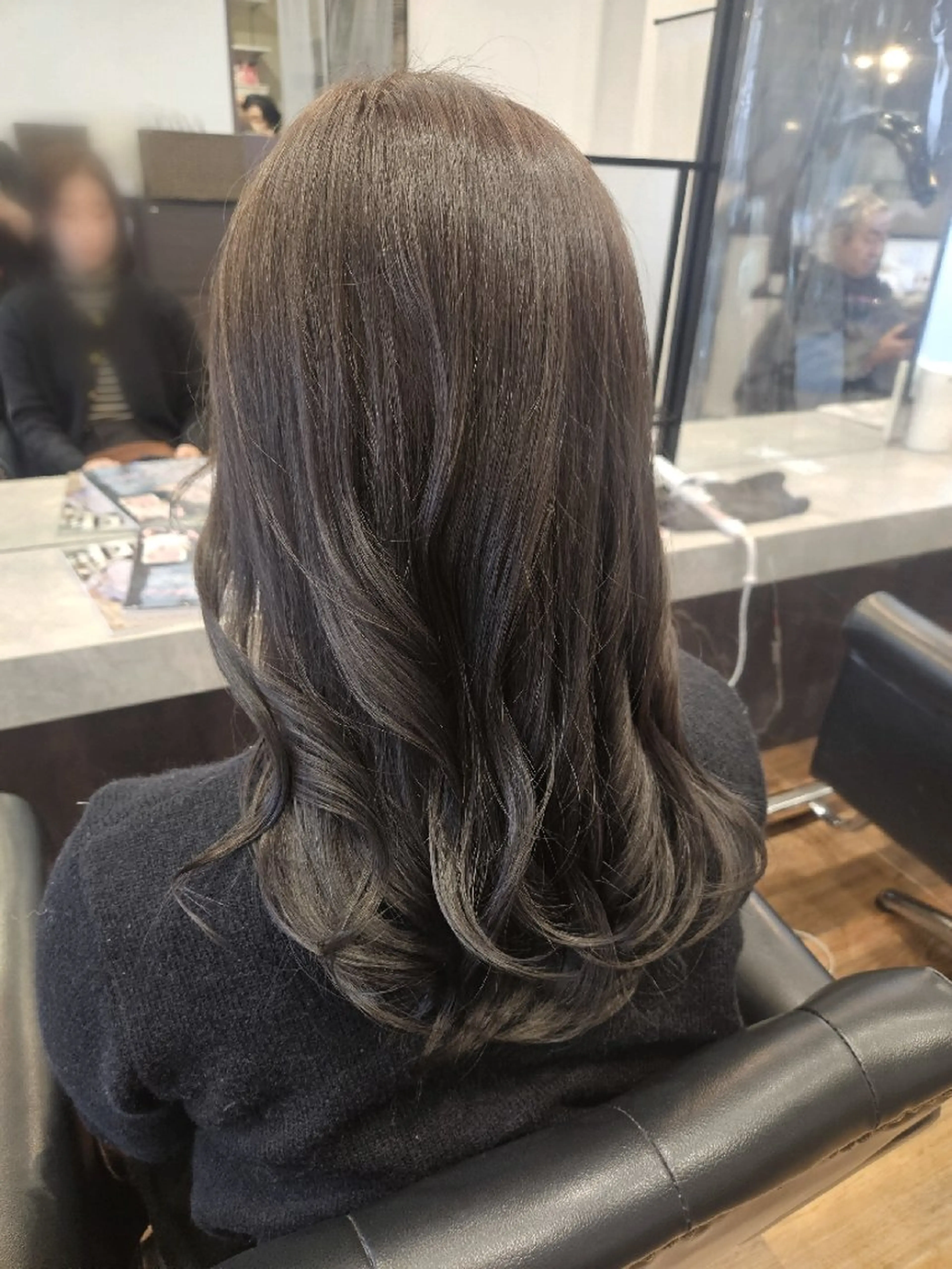 セミロング カラー ヘアカラー トリートメント 関口 友菜のヘアスタイル