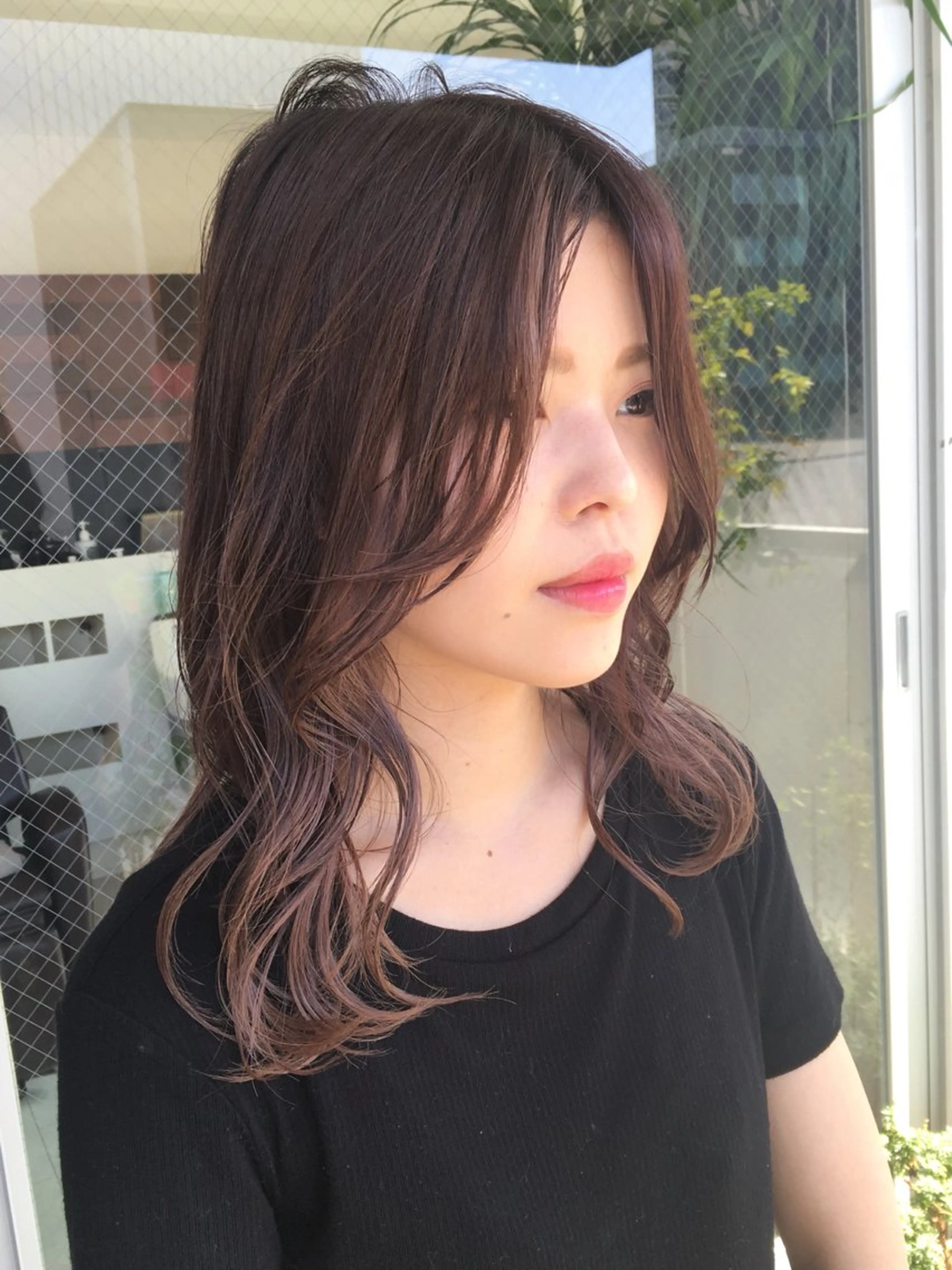 セミロング 岡本雅也 ショートボブレイヤーのヘアスタイル