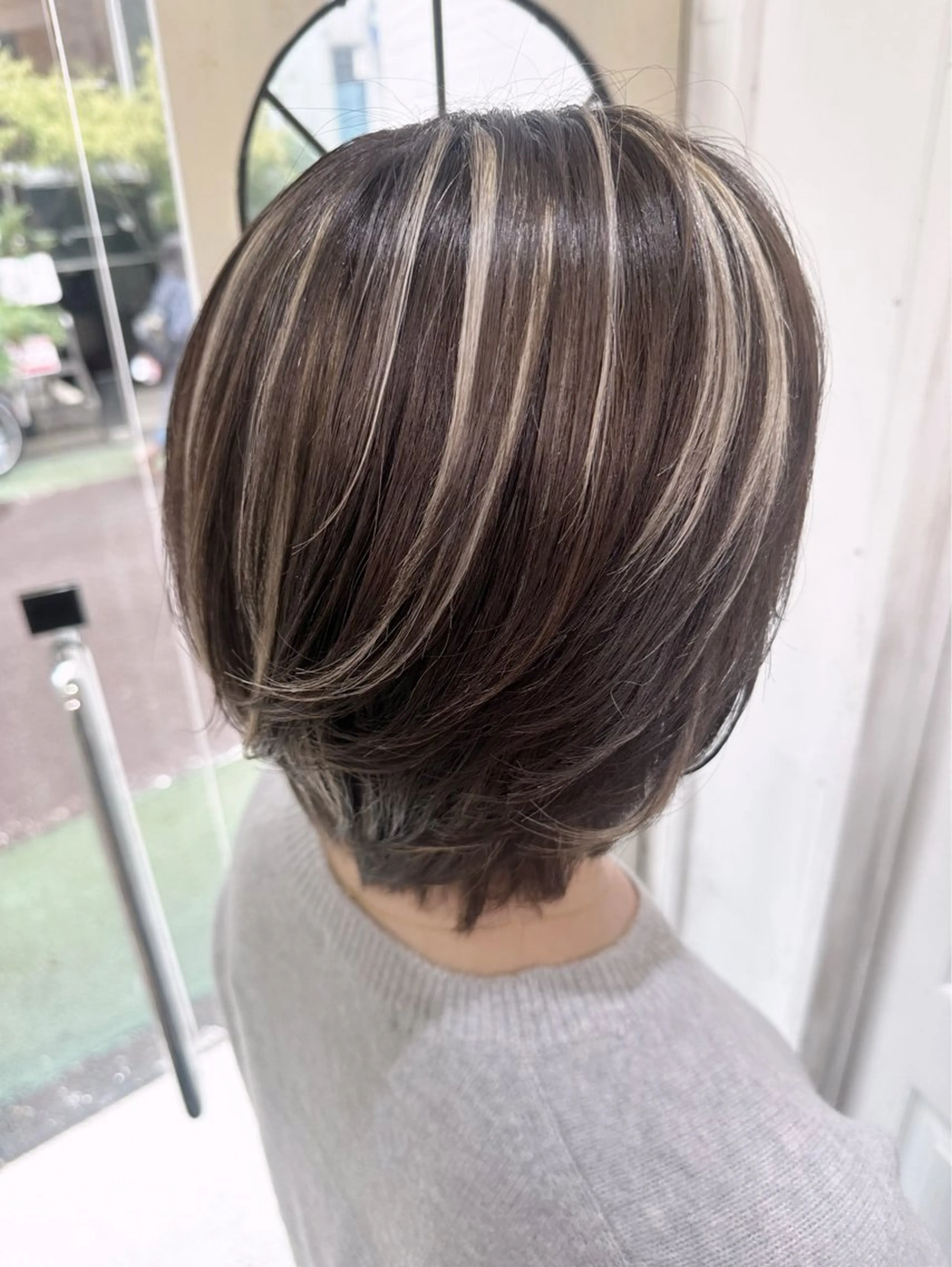 ショート カラー ブリーチ ハイライトカラー ハイライト 中目黒✂︎店長✂︎ TOMOHIROのヘアスタイル