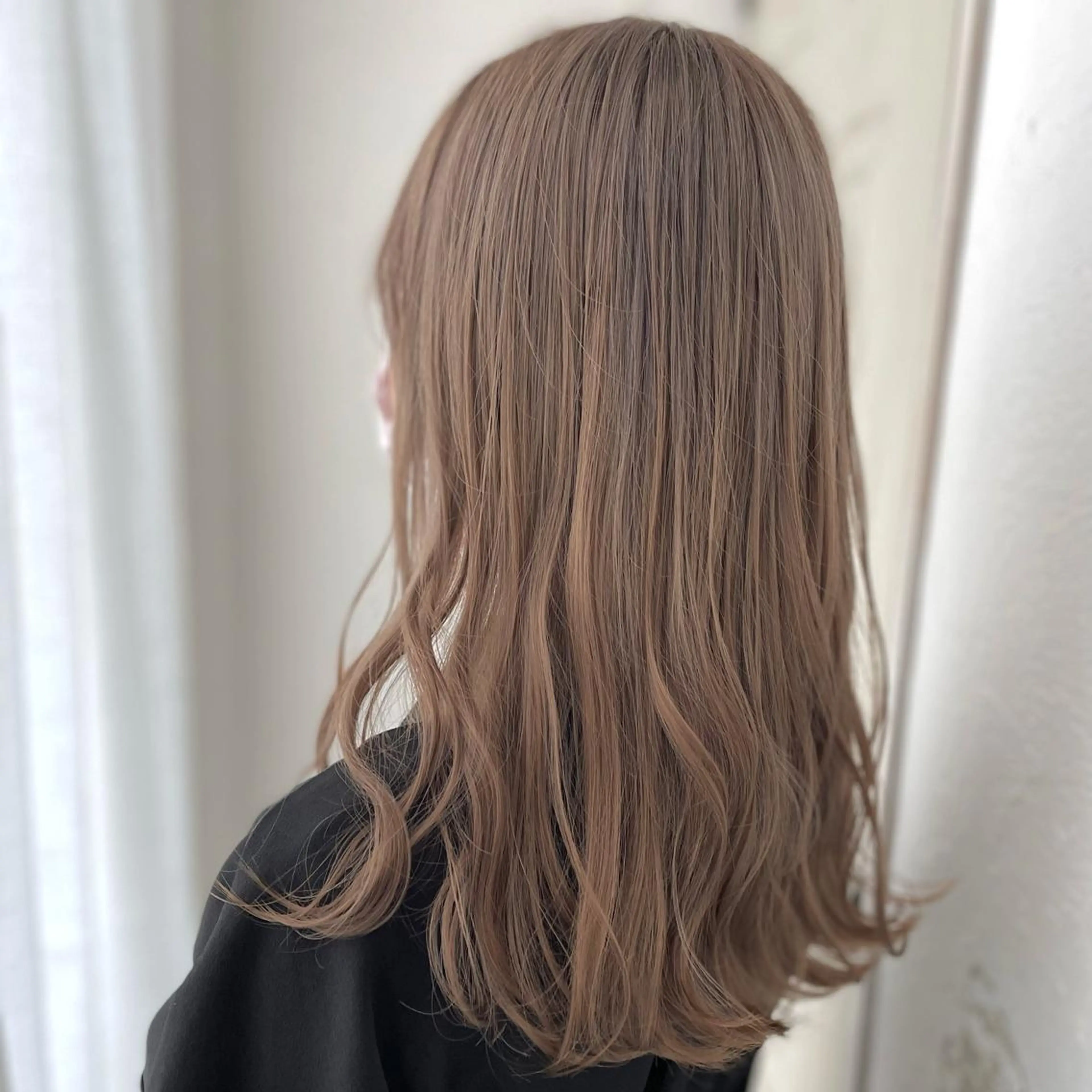 ロング カラー ブリーチ カット ヘアカラー fio マナミのヘアスタイル