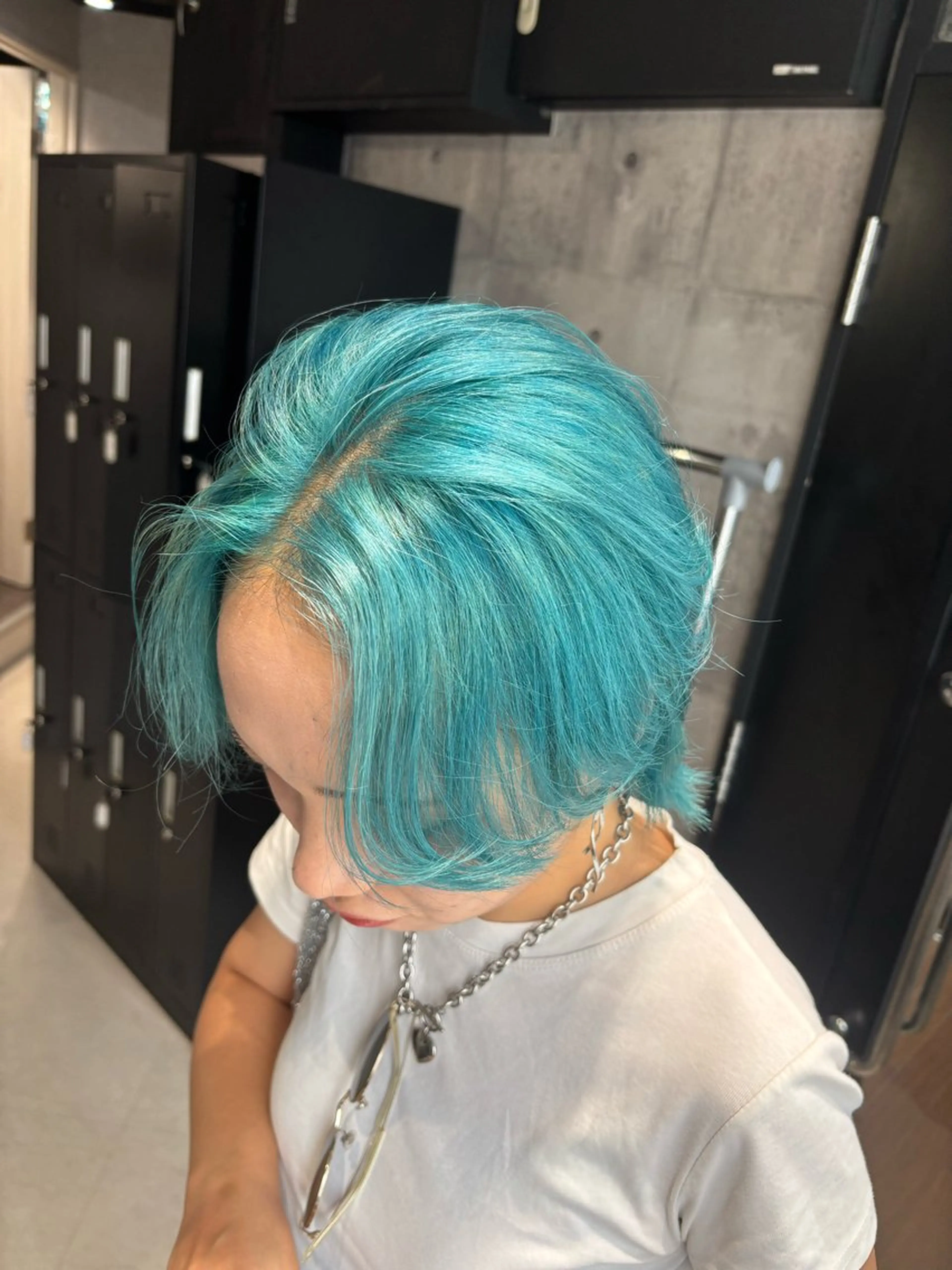 ショート カラー ブルーカラー カット ヘアカラー _WHITE / KENTOのヘアスタイル