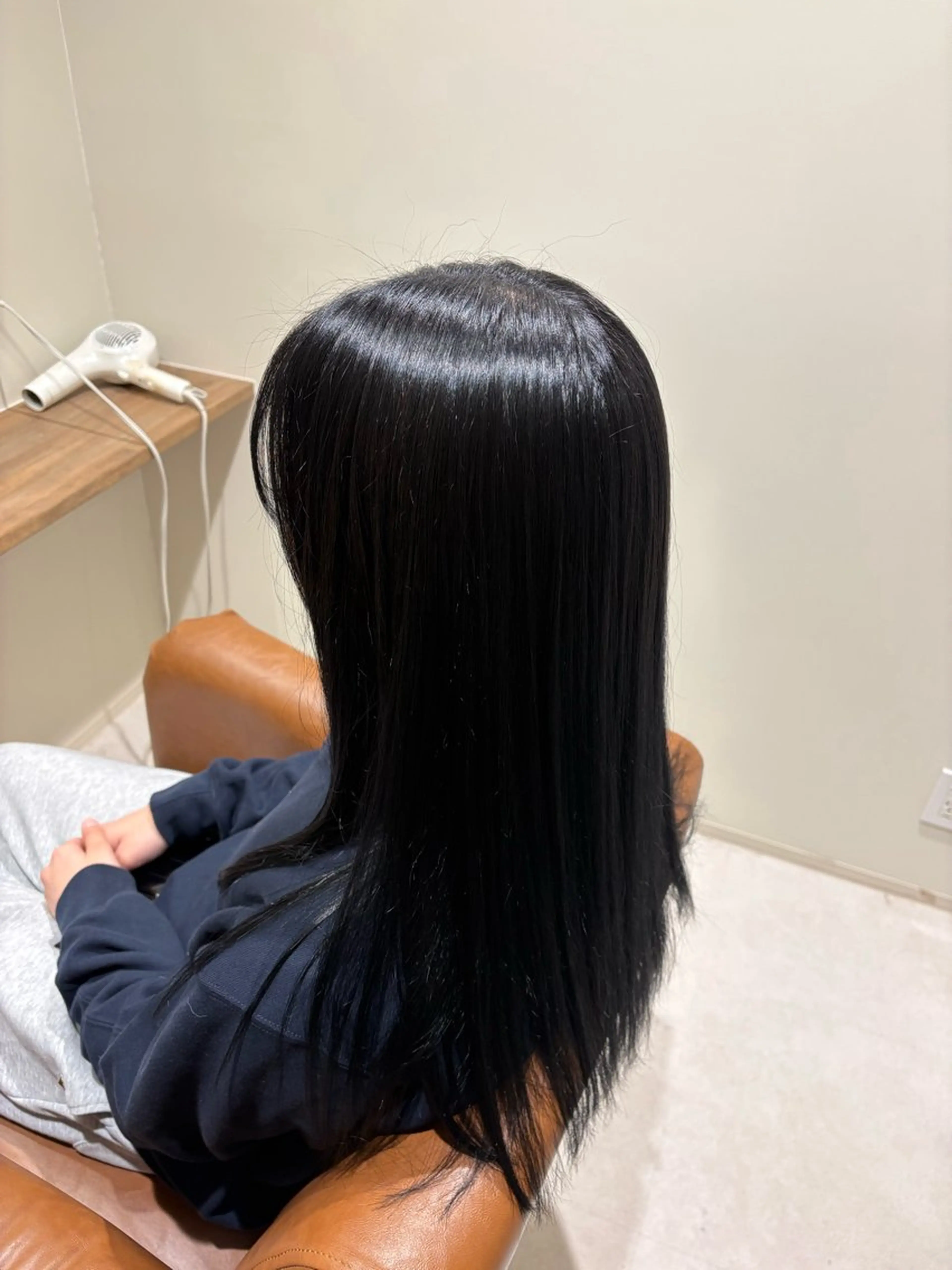 暗髪カラー+選べるトリートメントの写真