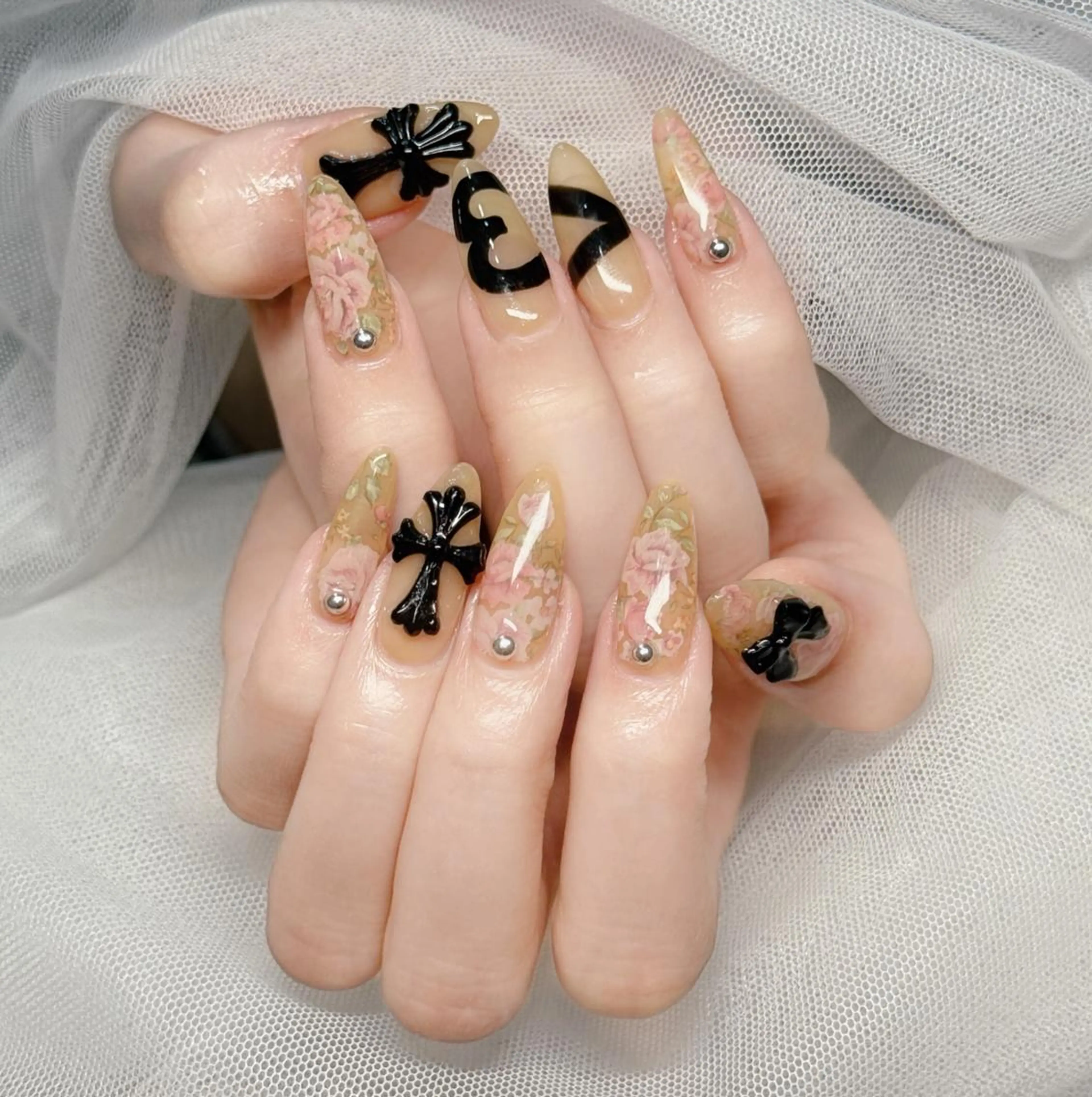 ロング カラー ベージュカラー グラデーションカラー ピンクカラー 韓国風ヘア ハンドネイル Bling Salonのネイルデザイン