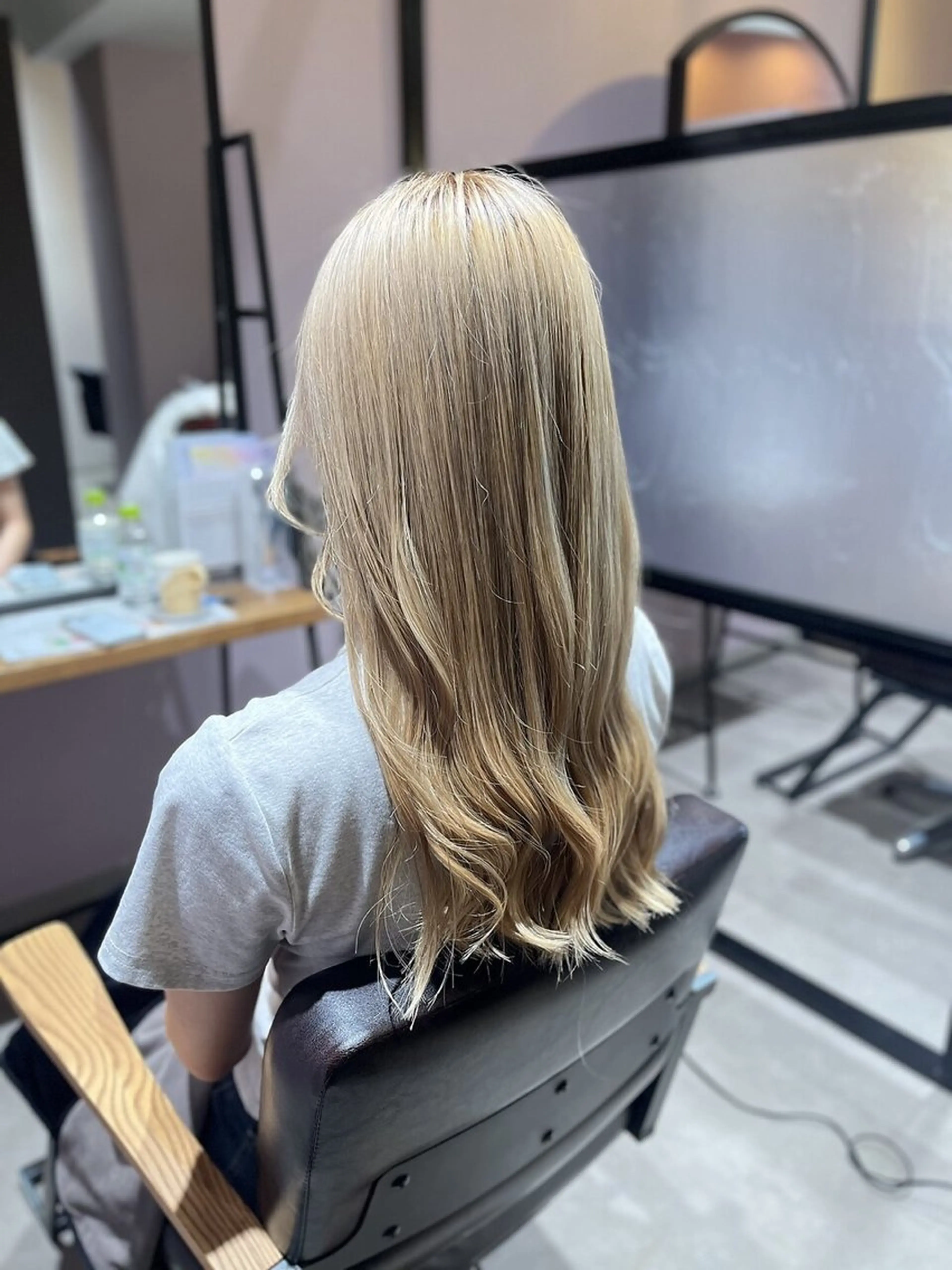 カラー 西原 愛紗のヘアスタイル