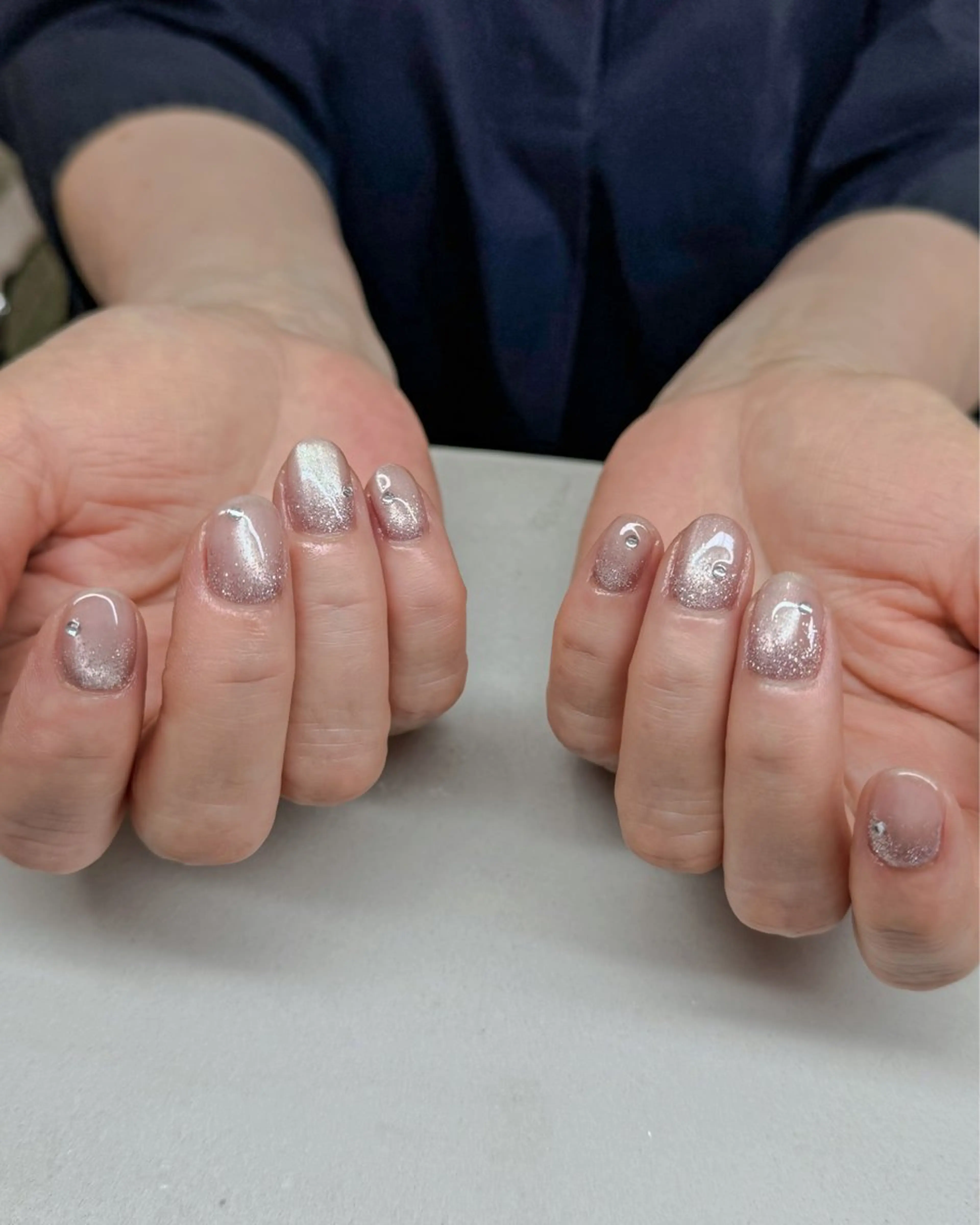 ネイル ストーンネイル num-fi Aiのネイルデザイン