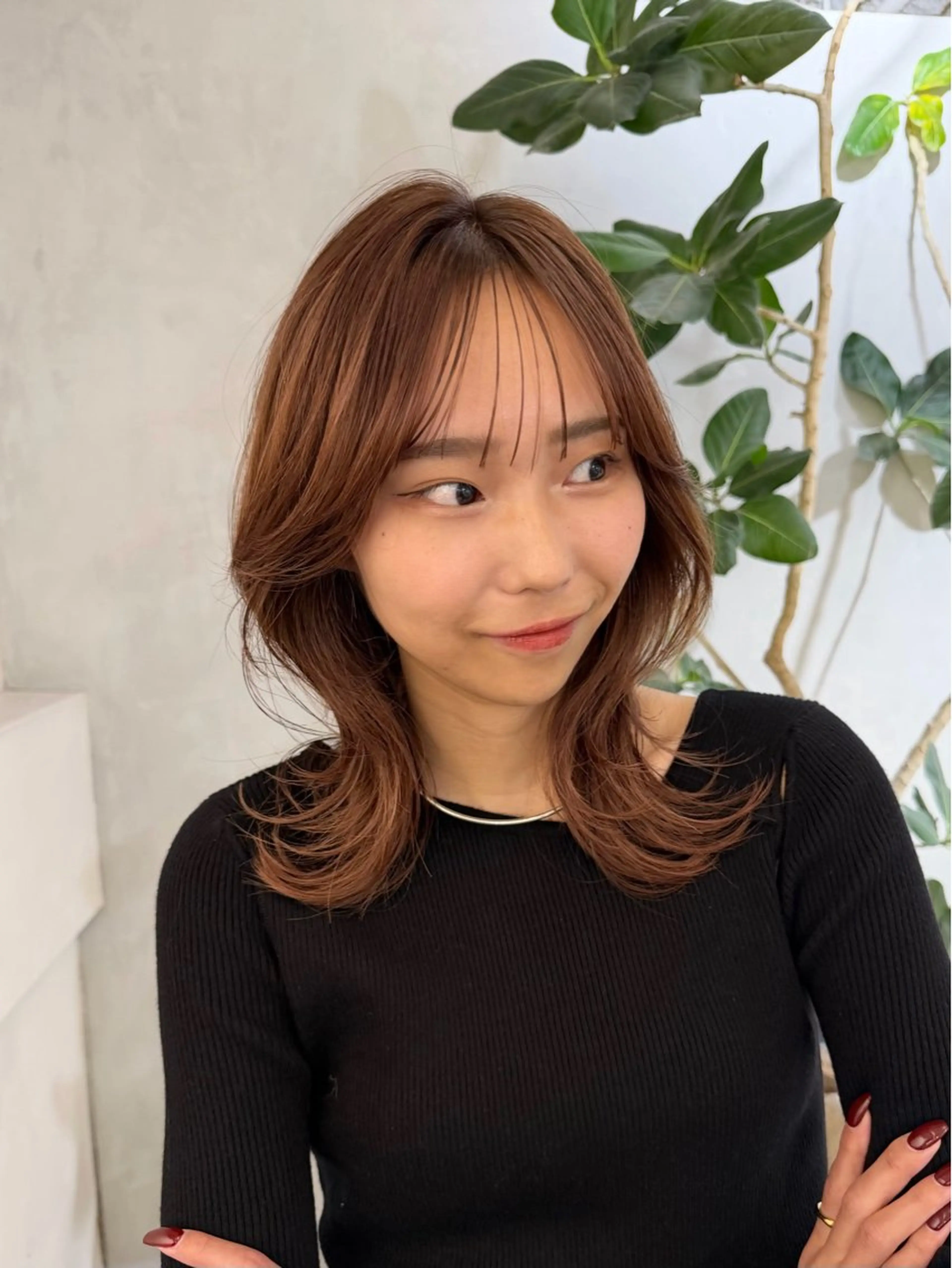 ミディアム SAKI 新宿のヘアスタイル