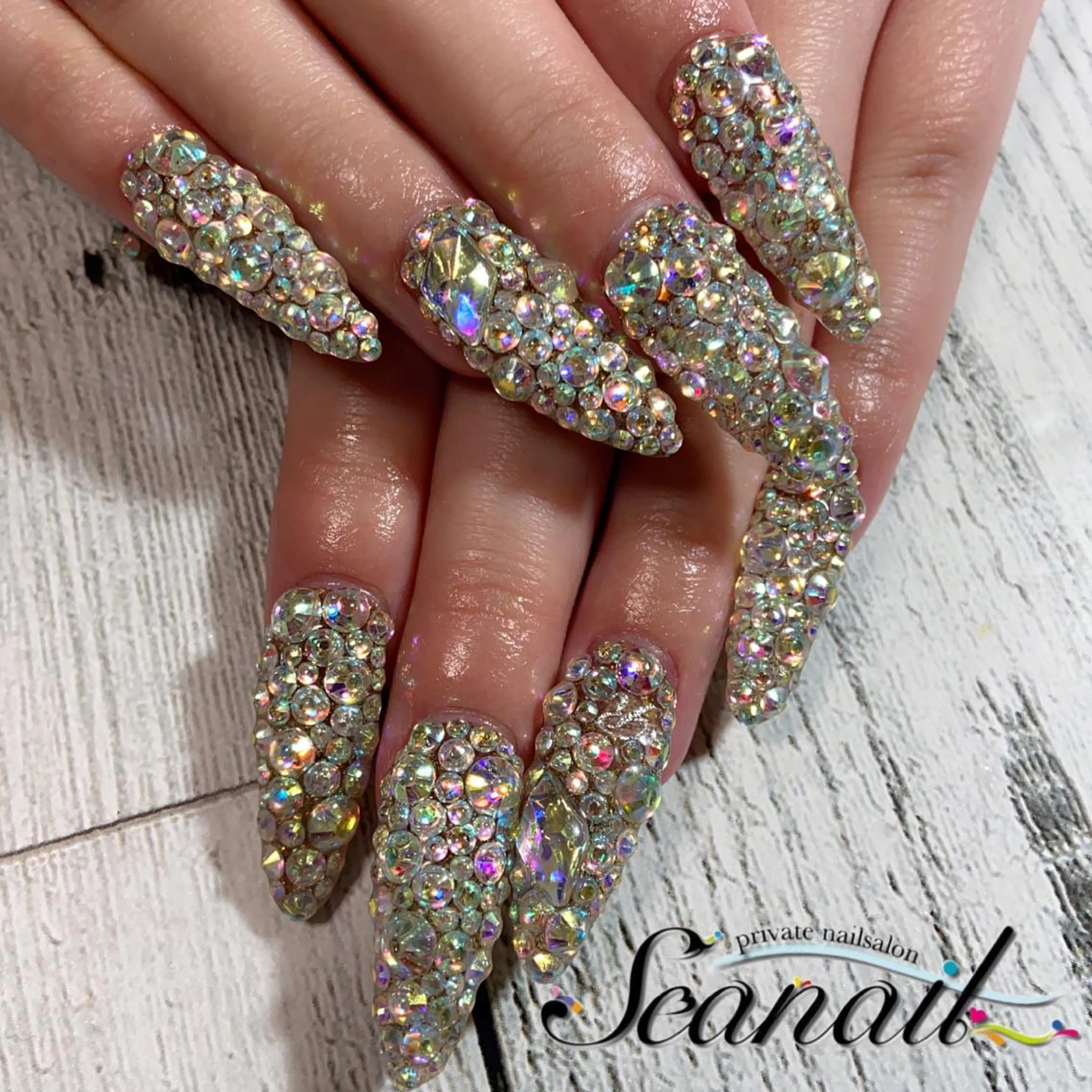 ネイル アートネイル フットネイル ジェルネイル 持ち込み 赤色 小尾 栞のネイルデザイン