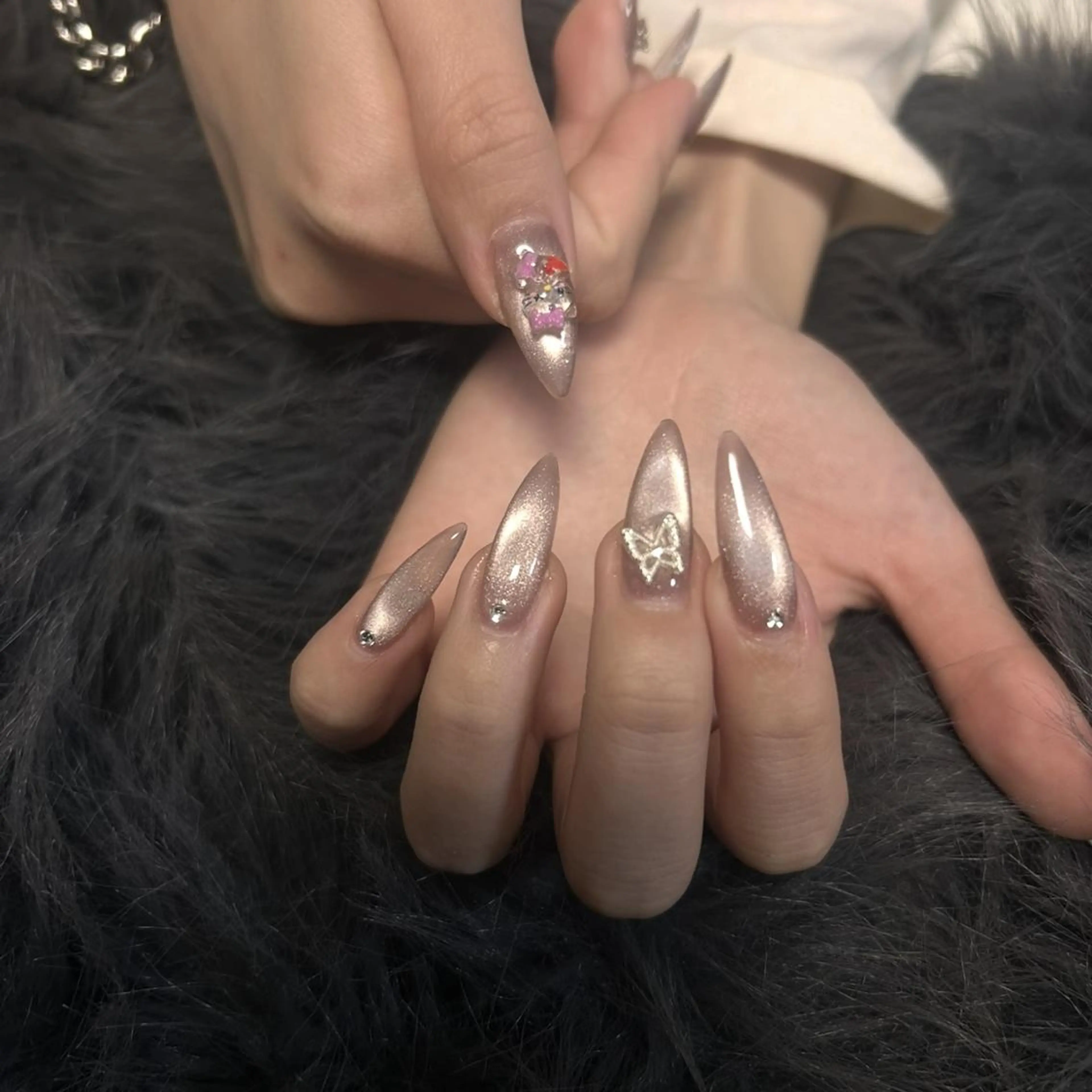 ネイル 氷ネイル・うるうるネイル ハンドネイル Megu 【 cutill 】のネイルデザイン