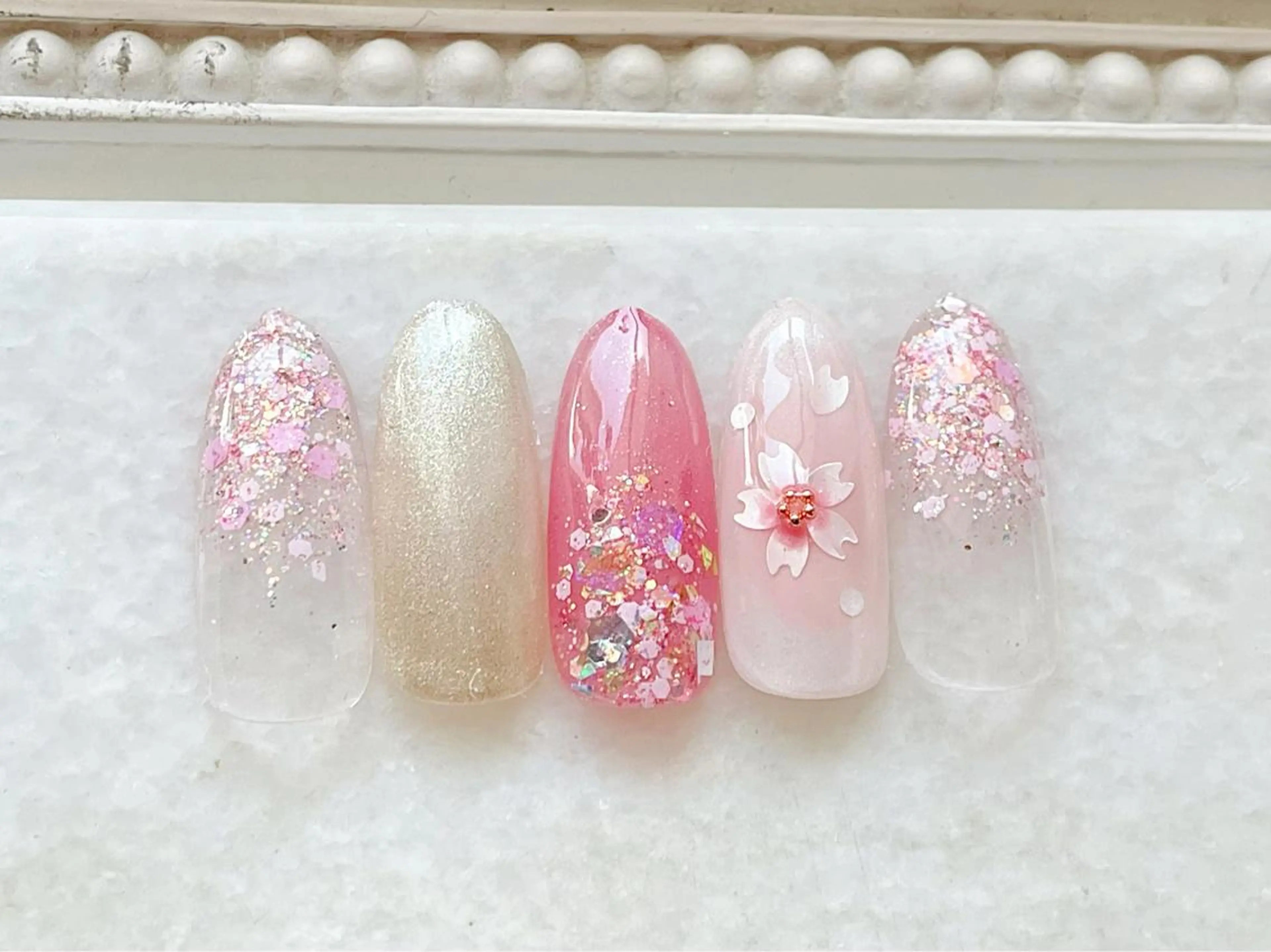 ネイル 桜ネイル ジェルネイル キラキラネイル パラジェル 春ネイル ハンドネイル Satomi  のネイルデザイン