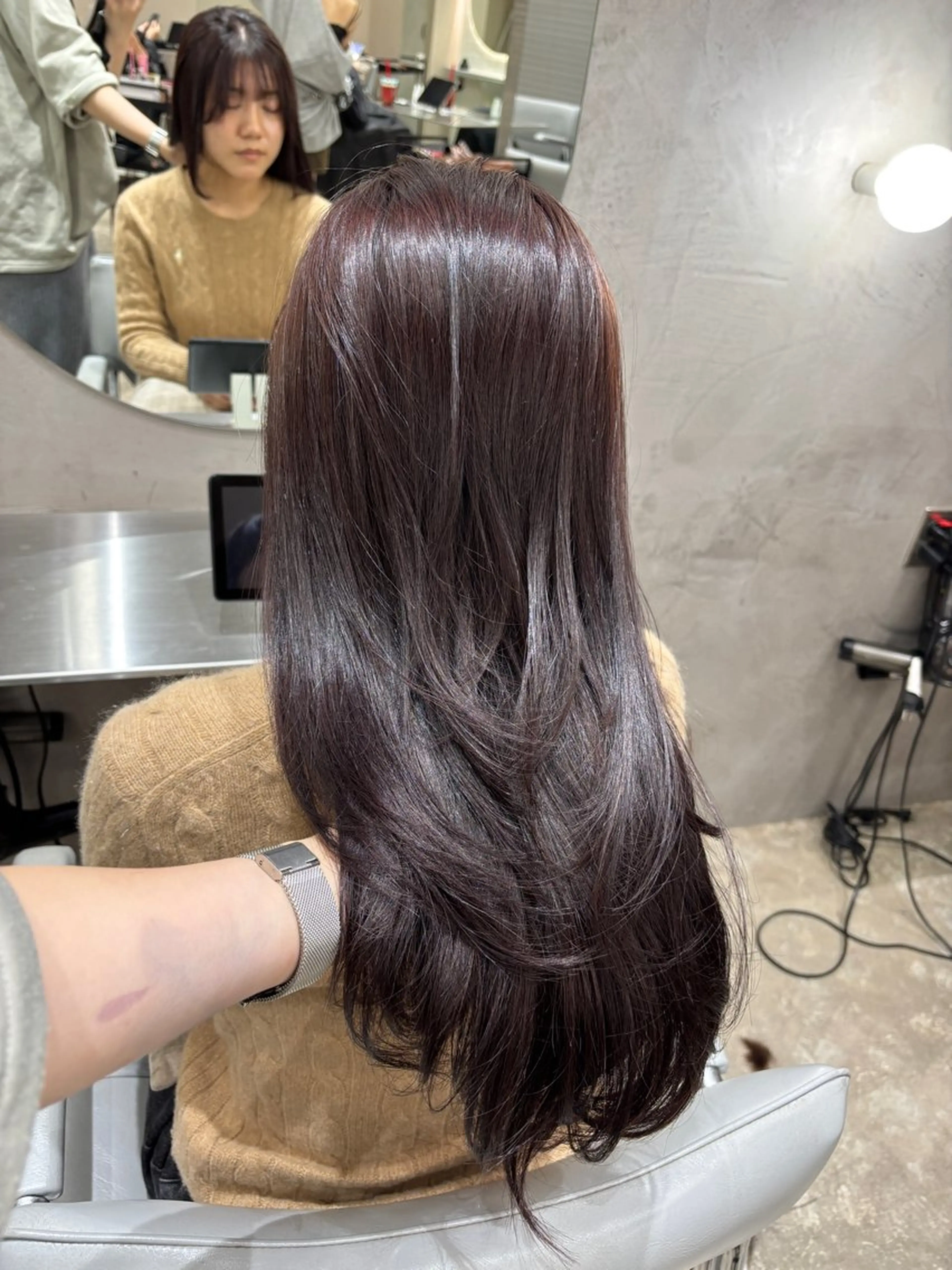 ロング カット ヘアカラー コトネ🫧 韓国風レイヤーカットのヘアスタイル