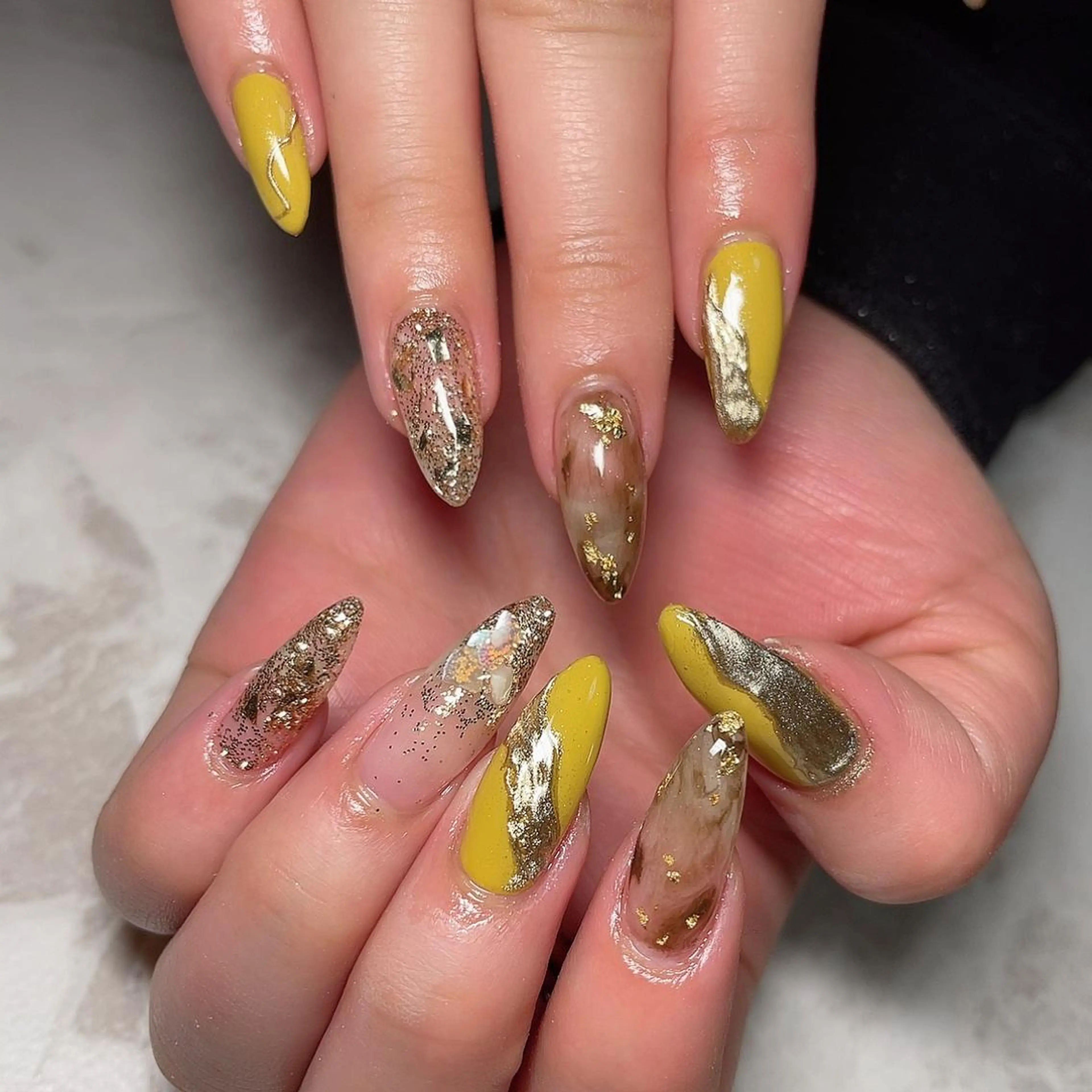 ネイル ニュアンスネイル 知花 梨花のネイルデザイン