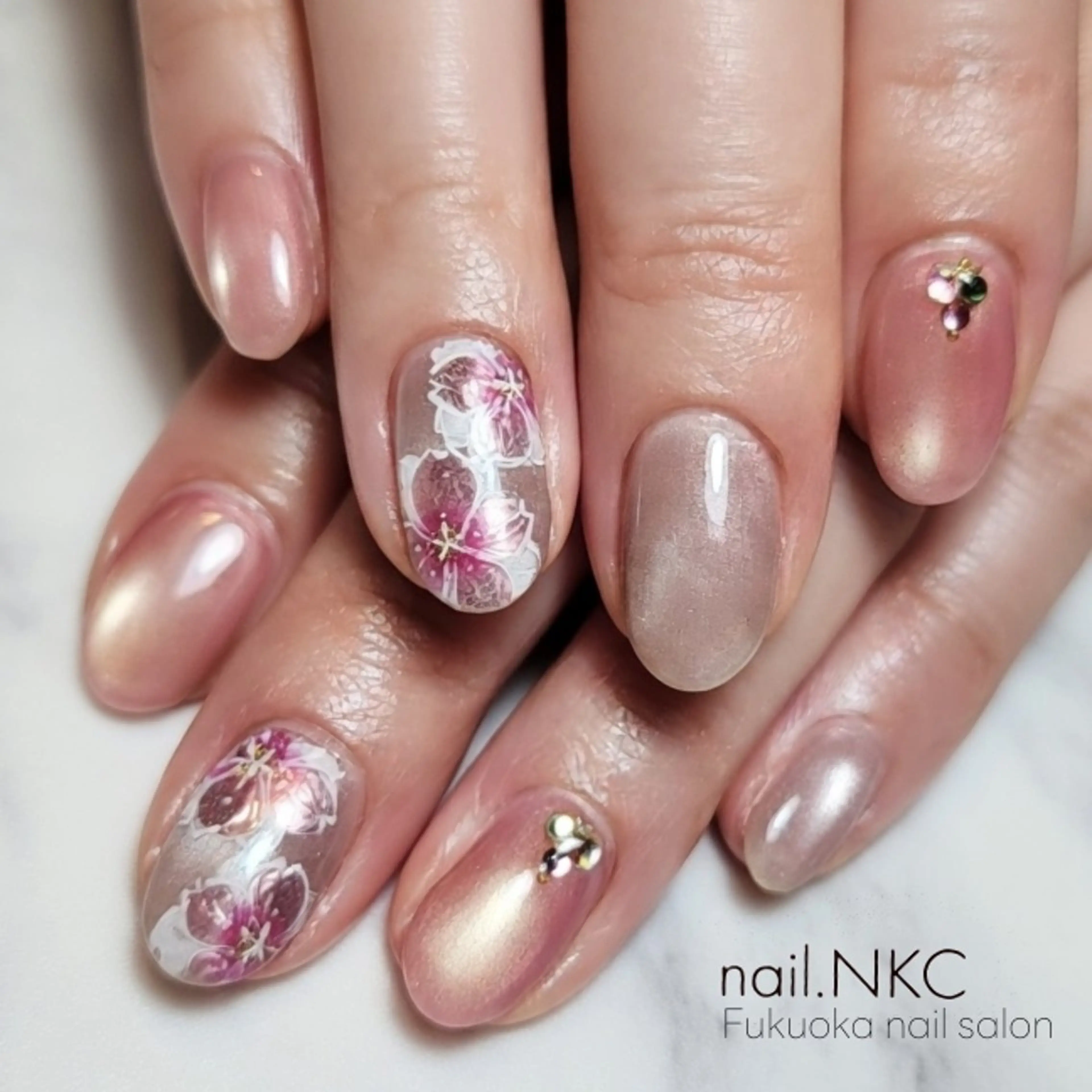 ネイル アートネイル 桜ネイル ミラーネイル nail.NKC ネイルエヌケーシーのネイルデザイン