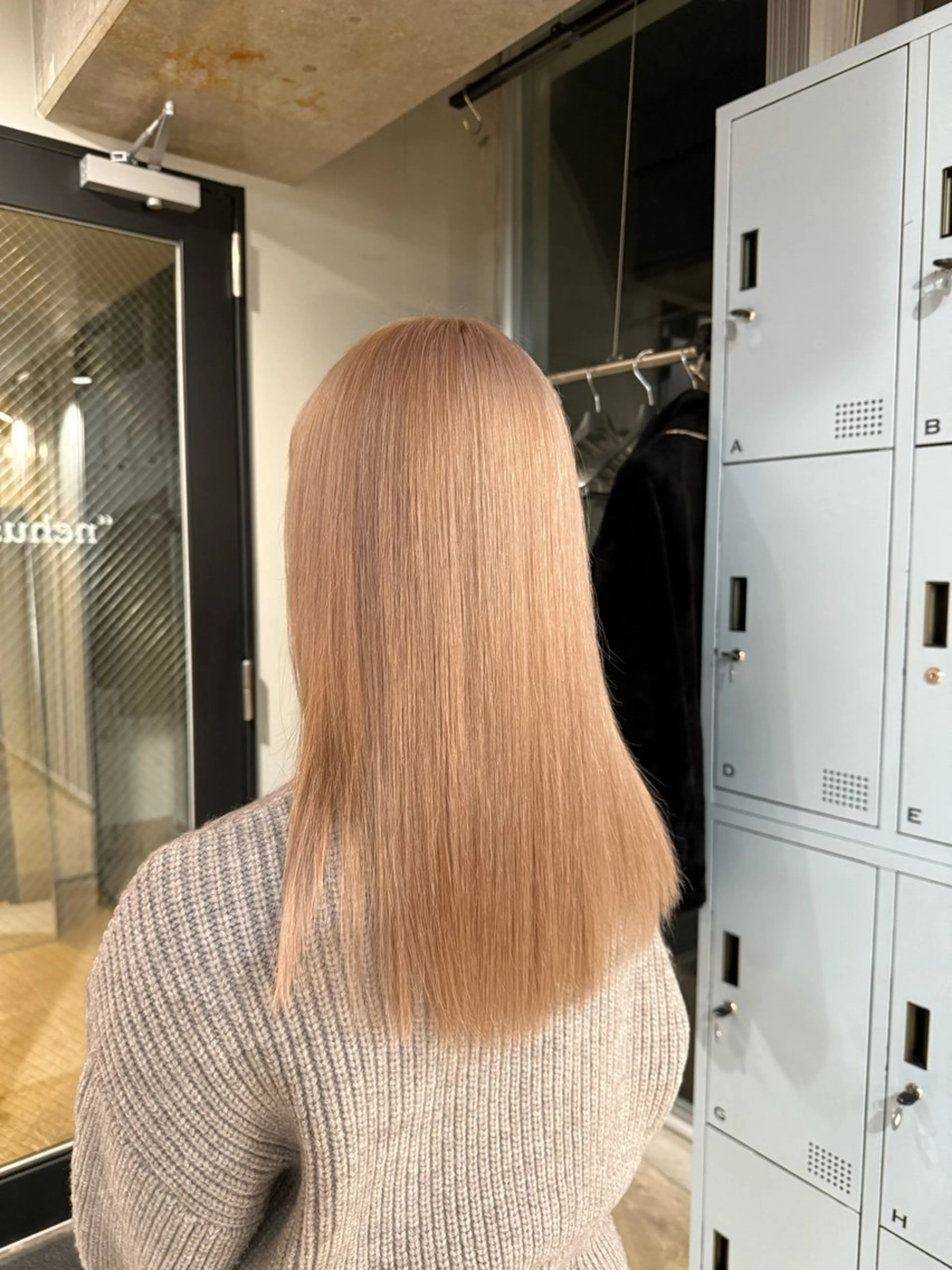 ミディアム カラー ベージュカラー ミルクティーベージュ ヘアカラー 【🥀履歴修正🥀】 ハイトーン職人/拓真のヘアスタイル