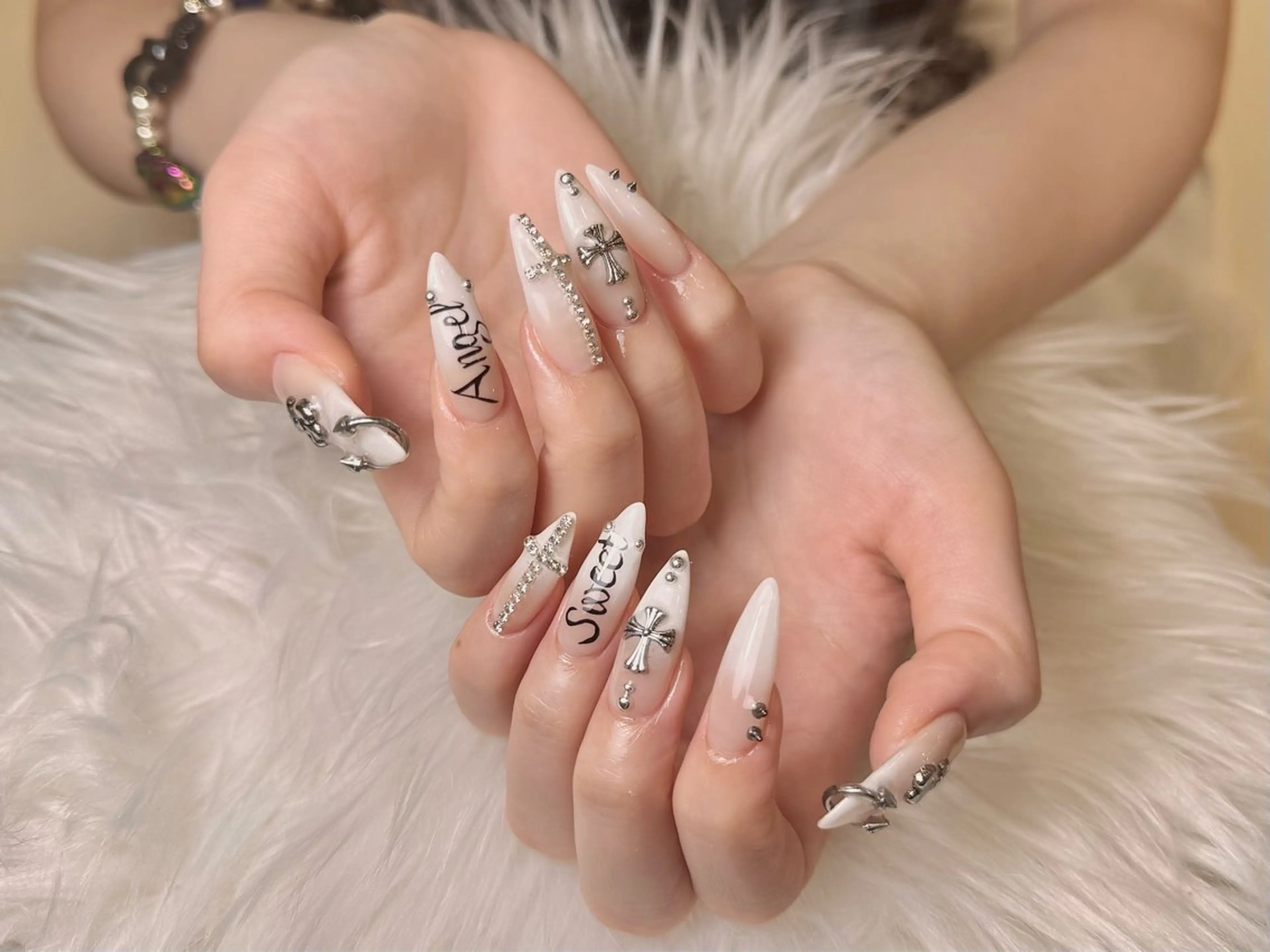 ネイル ジェルネイル グラデーション キラキラネイル 韓国ネイル ロングネイル チャ ミーのネイルデザイン