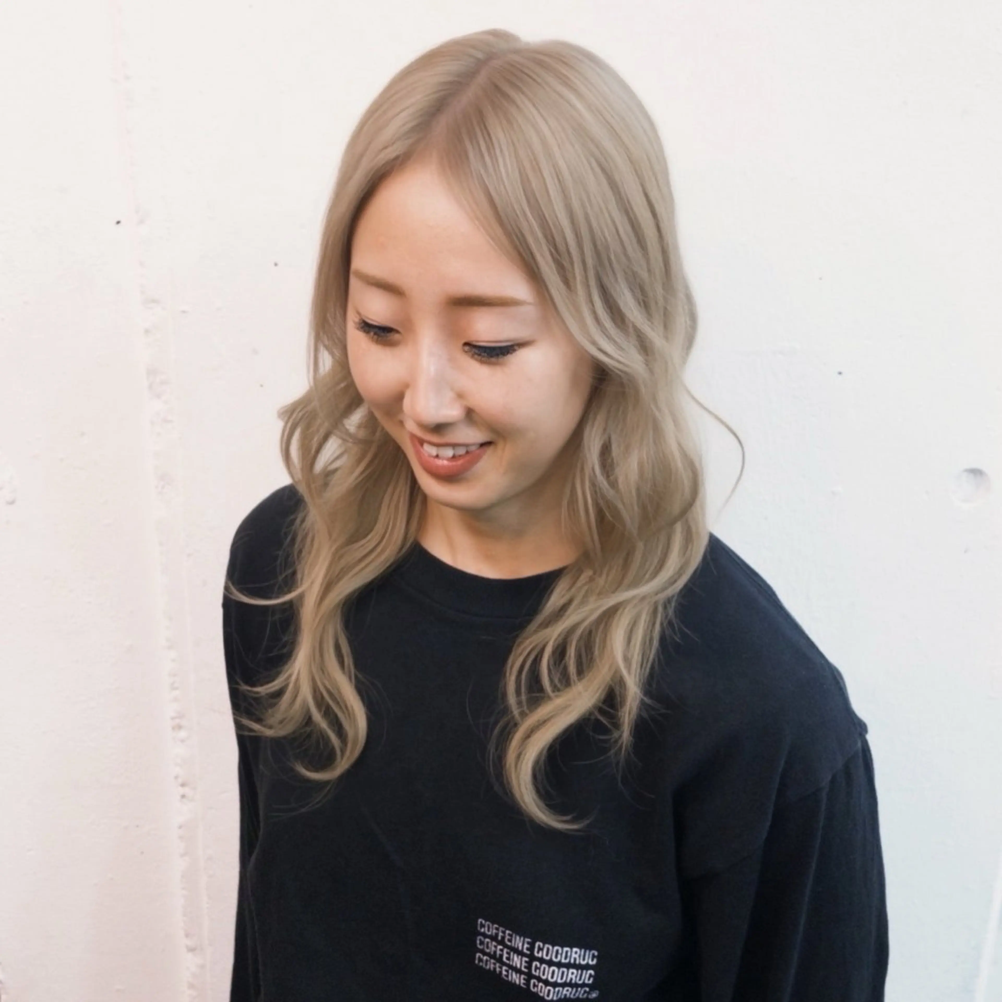 ロング カラー ベージュカラー ブリーチ 透明感カラー ハイトーンカラー ヘアカラー Hina🧵/恵比寿 中目黒/透明感カラーのヘアスタイル