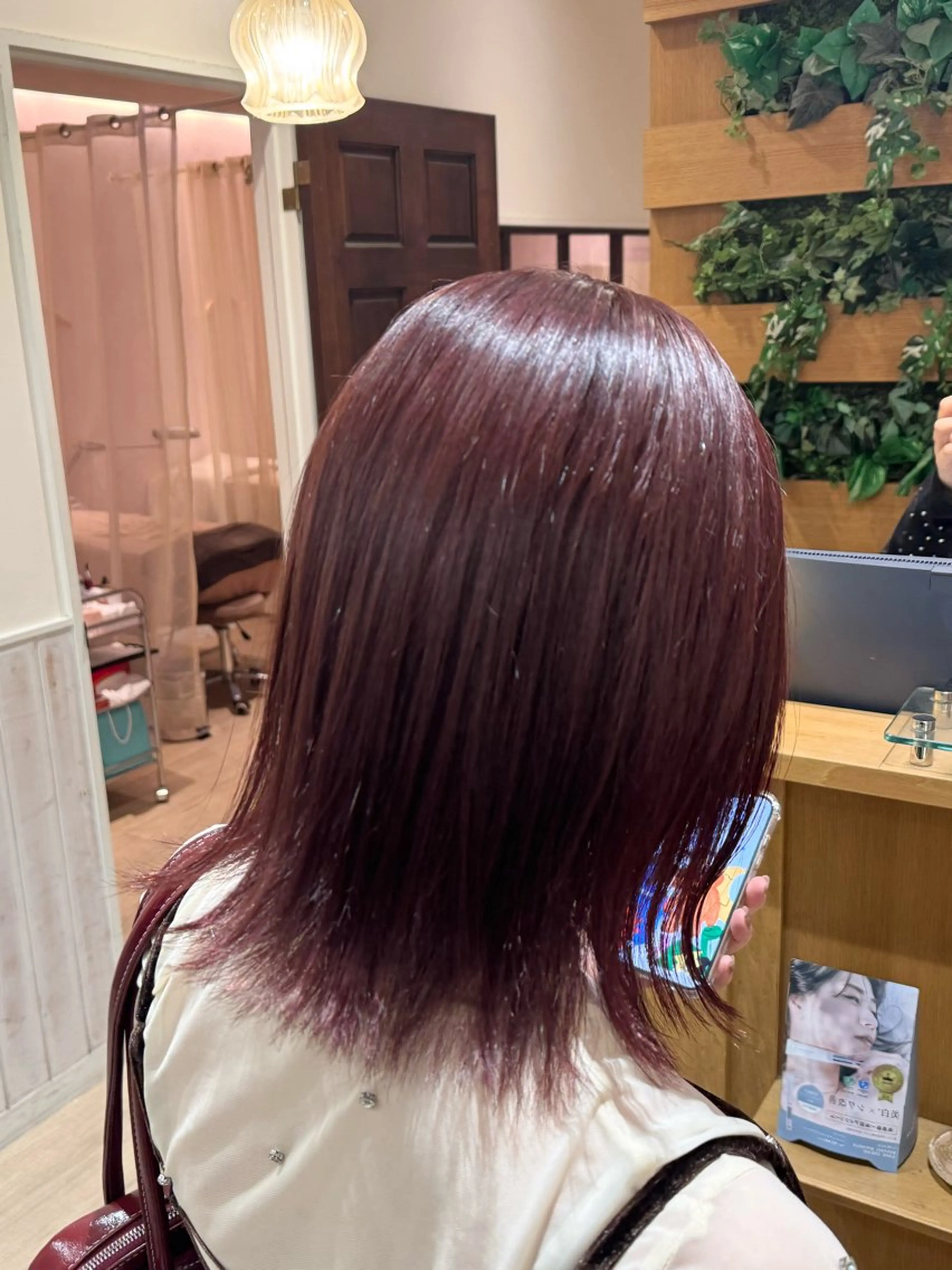 ミディアム カラー キッズ レッドカラー 透け感カラー🌿 小島 りなのヘアスタイル