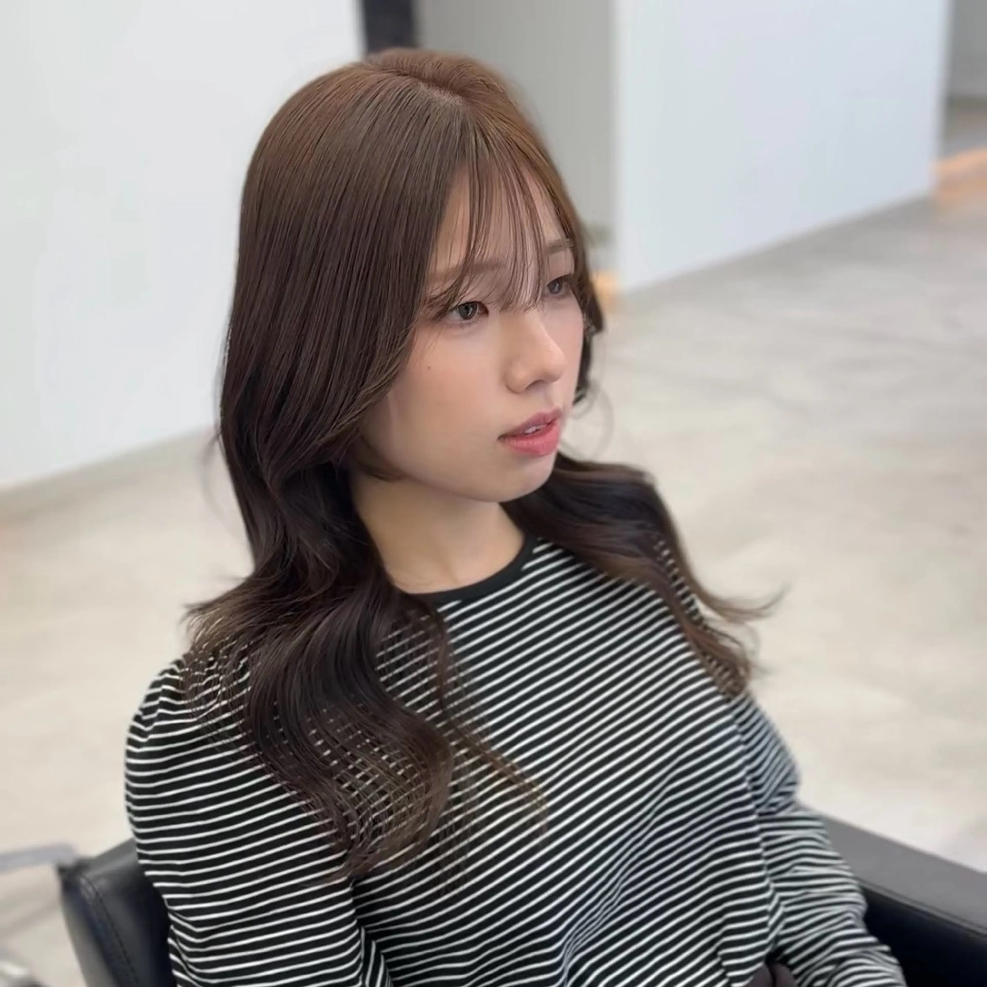 ロング カラー ブリーチ グレージュ ブリーチなしカラー シアーグレージュ カット ヘアカラー トリートメント ハイトーン/エクステ /韓国ヘアKENTAのヘアスタイル