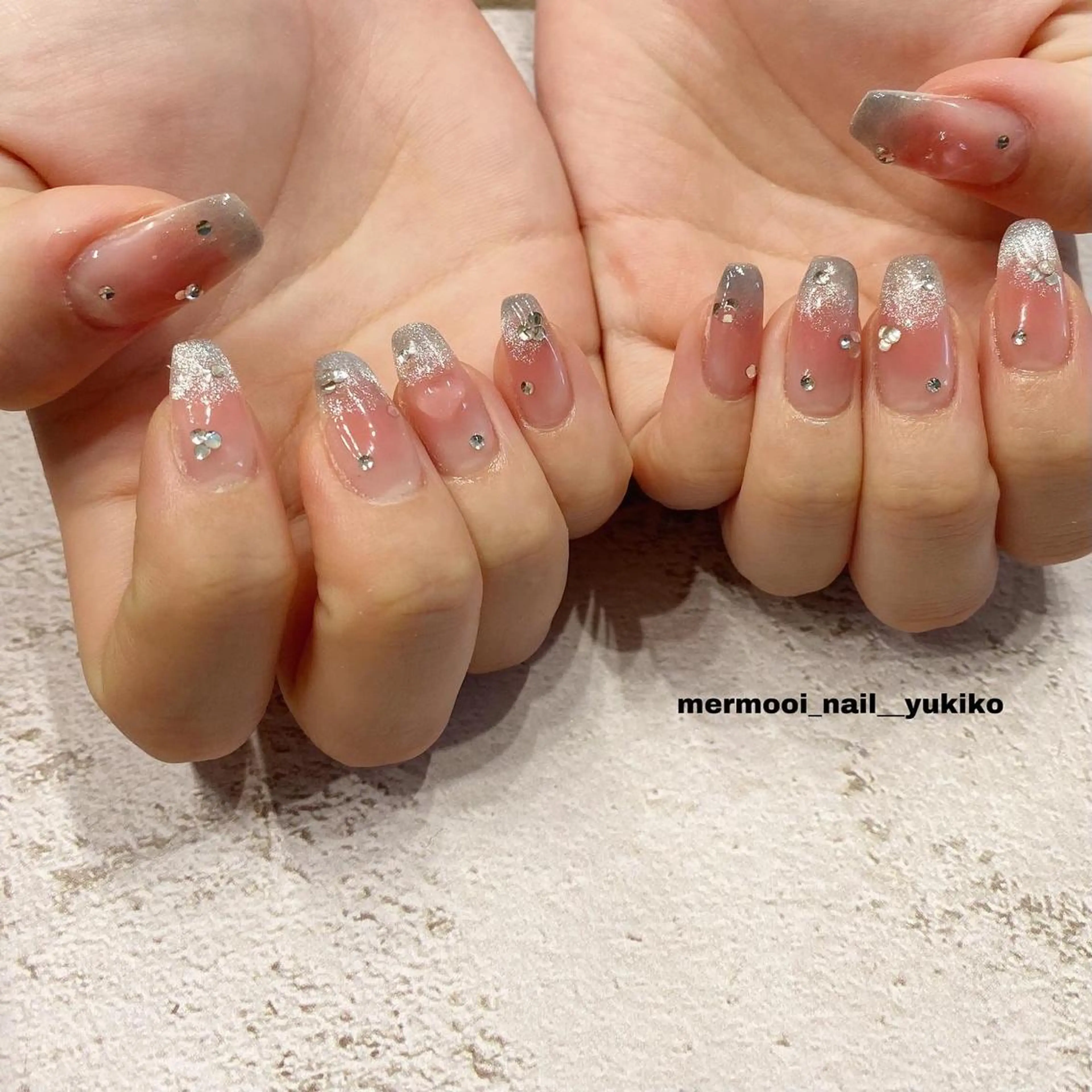 ネイル チークネイル グラデーション キラキラネイル 韓国ネイル マグネットネイル ハンドネイル melumooi nailのネイルデザイン