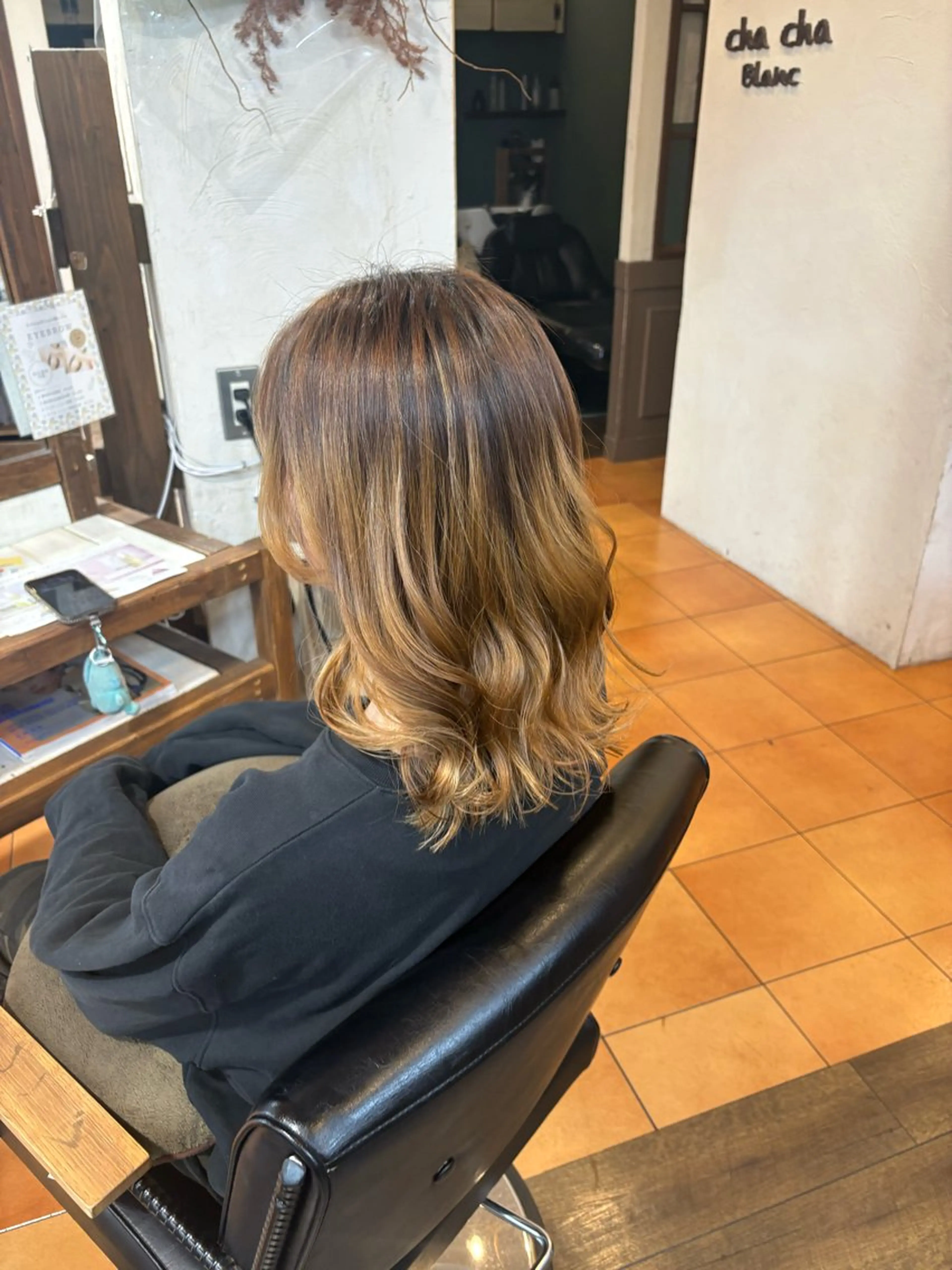 ミディアム 元山 透明感艶カラー 🌻レイヤーカットのヘアスタイル