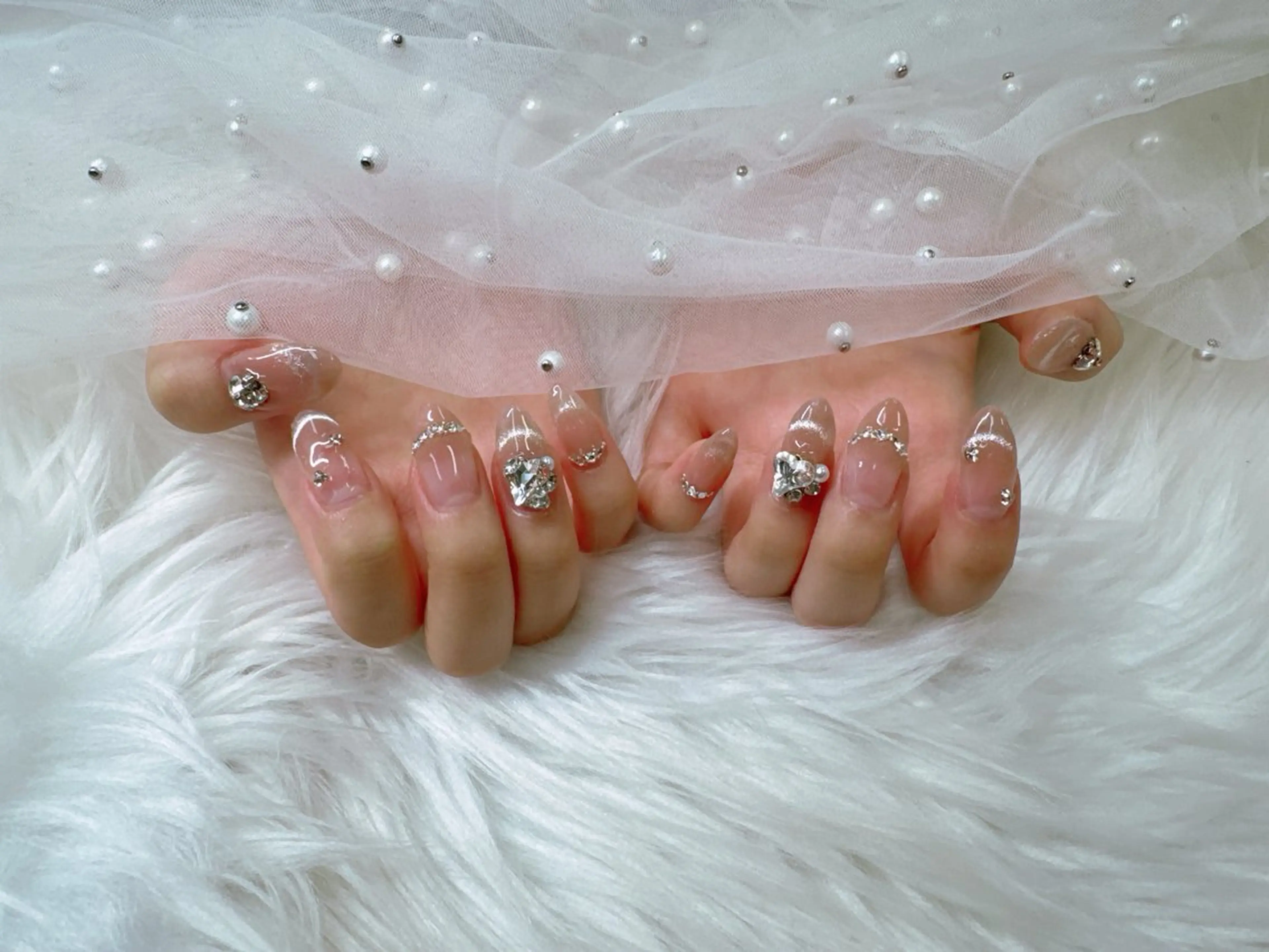 ネイル 成人式 フレンチネイル ジェルネイル ガラスフレンチ キラキラネイル Queeens nailのネイルデザイン