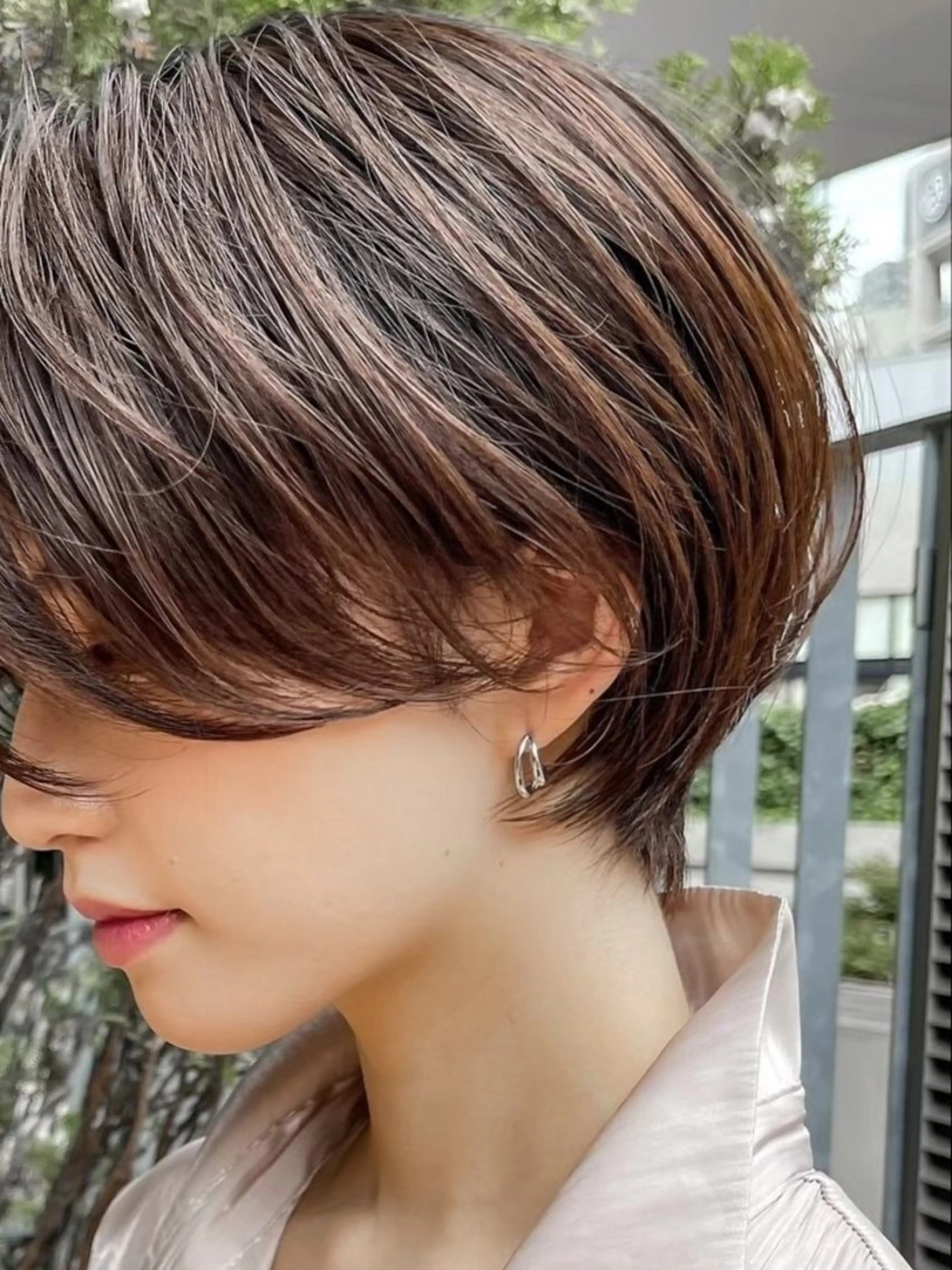 ショート カラー 江坂 misaki のヘアスタイル