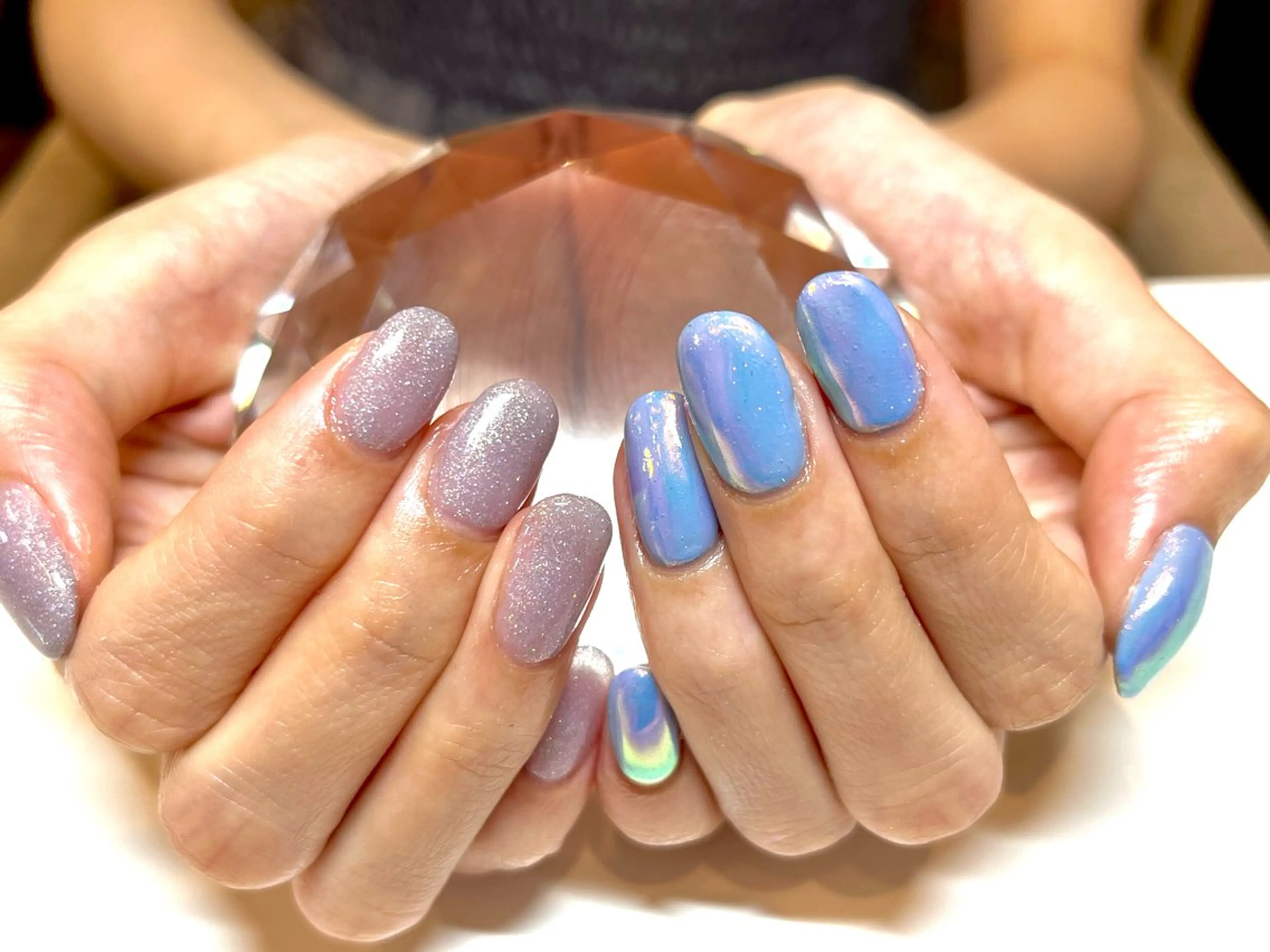 ネイル オーロラネイル ブルー ラメ(グリッター) ワンカラーネイル シンプルネイル ハンドネイル プライベートサロン N's Nailのネイルデザイン