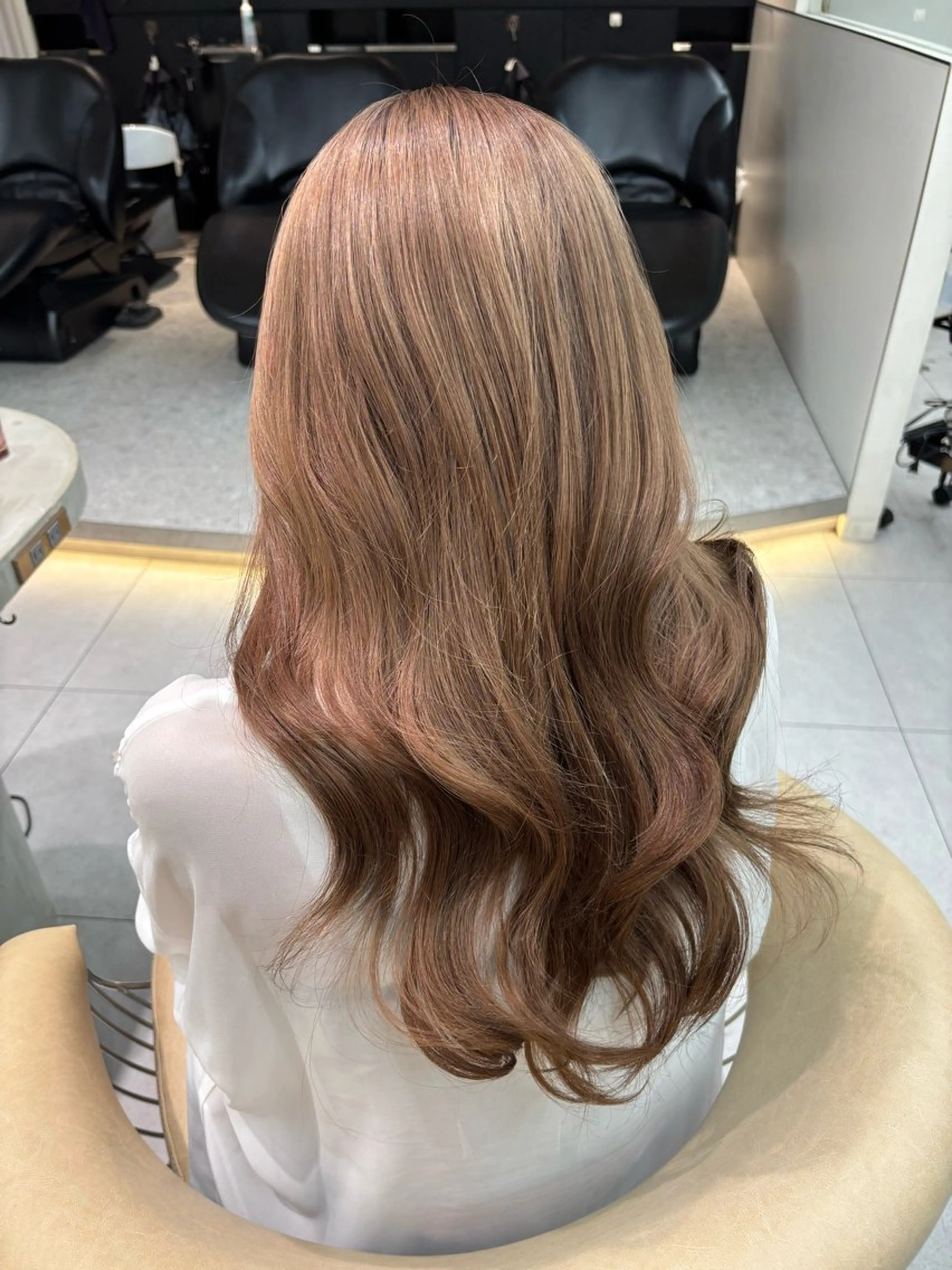 ロング あいり／艶髪 、透明感カラー🩶のヘアスタイル