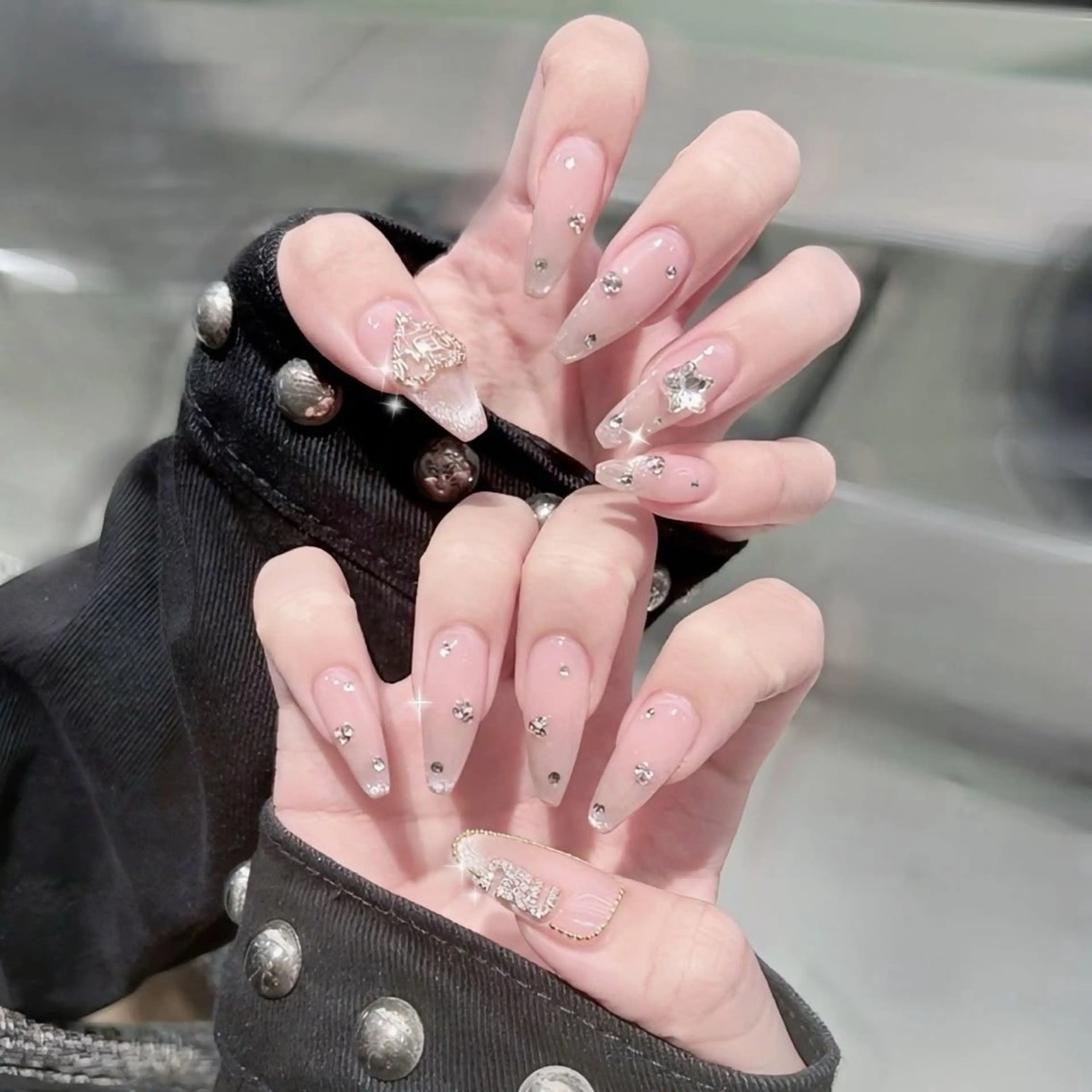 ネイル フレンチネイル キラキラネイル 韓国ネイル シンプルネイル ワンホンネイル ハンドネイル MEI Nailのネイルデザイン