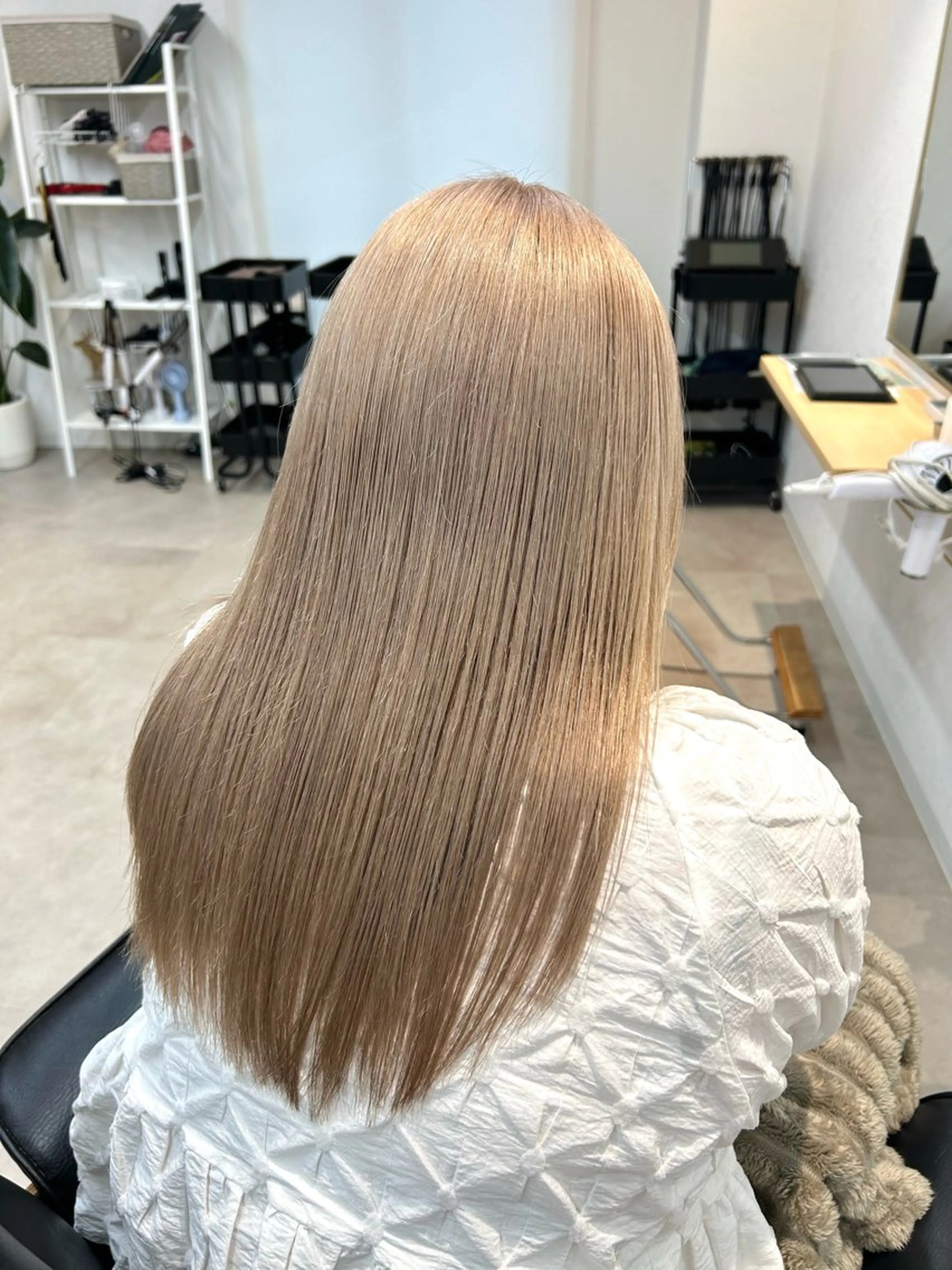 【黒染、暗染履歴の方に◎】💛カット＋2ブリーチ＋フルカラー＋3ステップトリートメント(ケアブリーチ＋処理剤使用)💛の写真