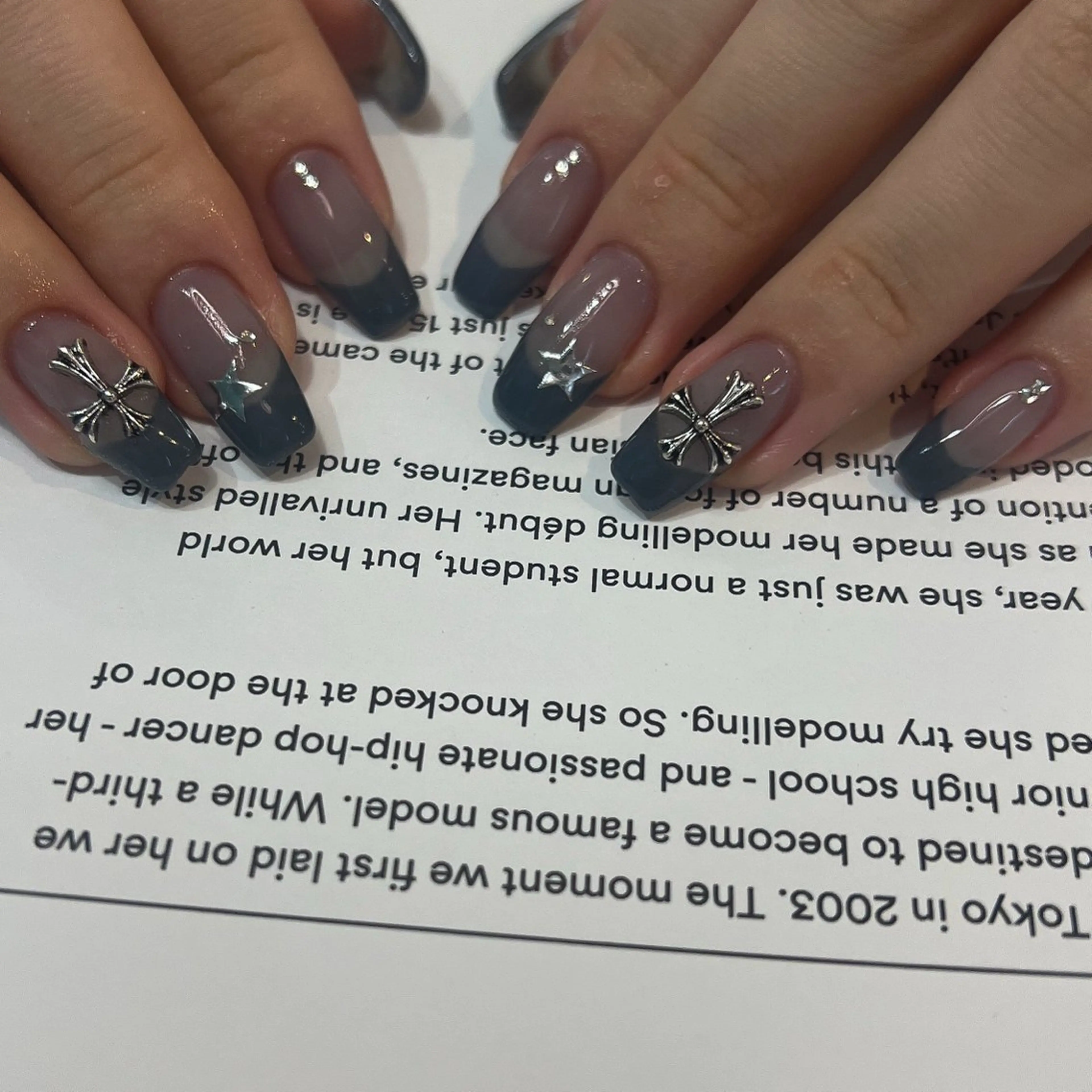 ネイル ハンドネイル nailsalon ULLのネイルデザイン