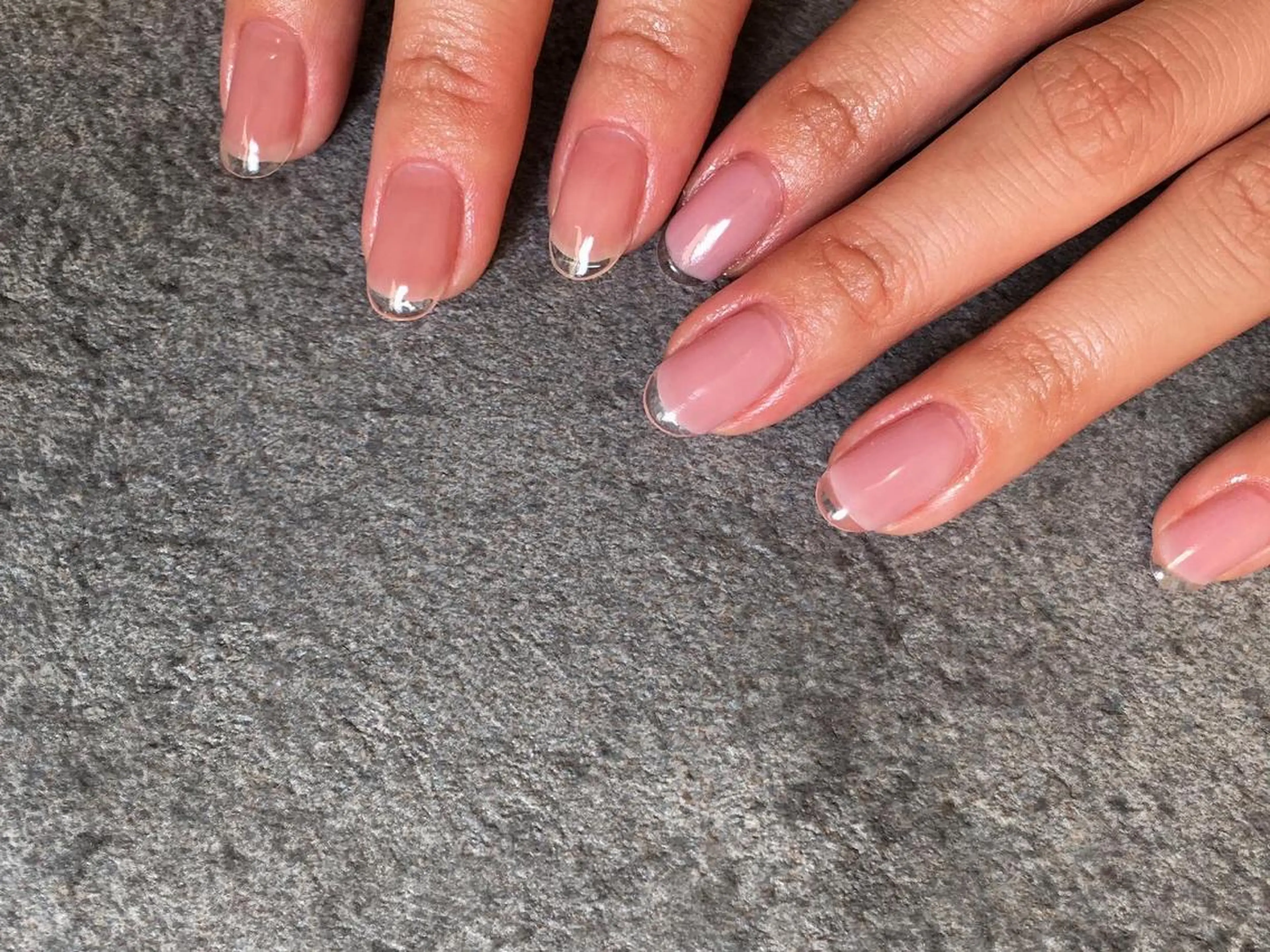 ミディアム ハンドネイル nouva nailsのネイルデザイン