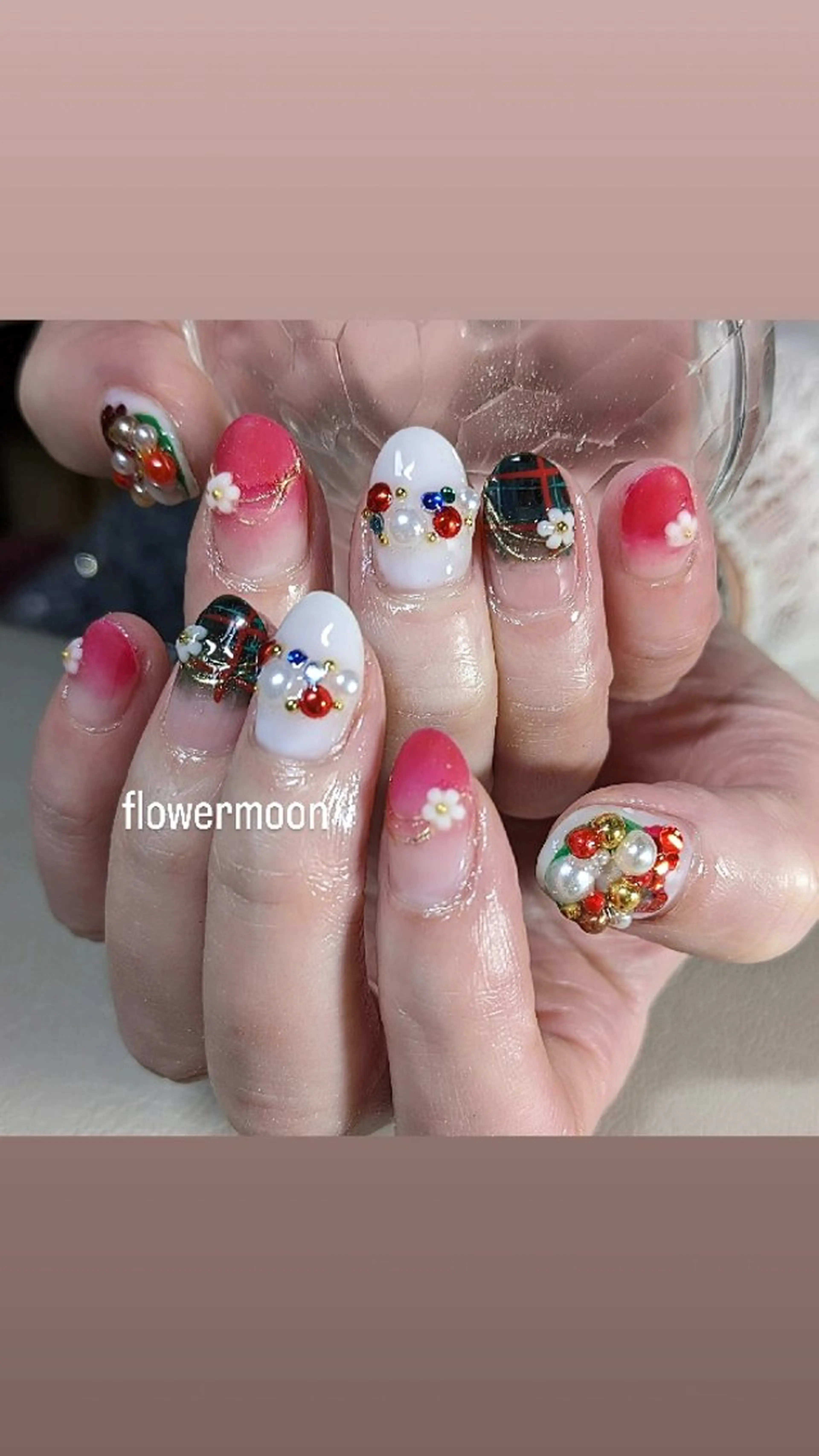 ネイル ハンドネイル ハンドケア フラワー ムーンのネイルデザイン