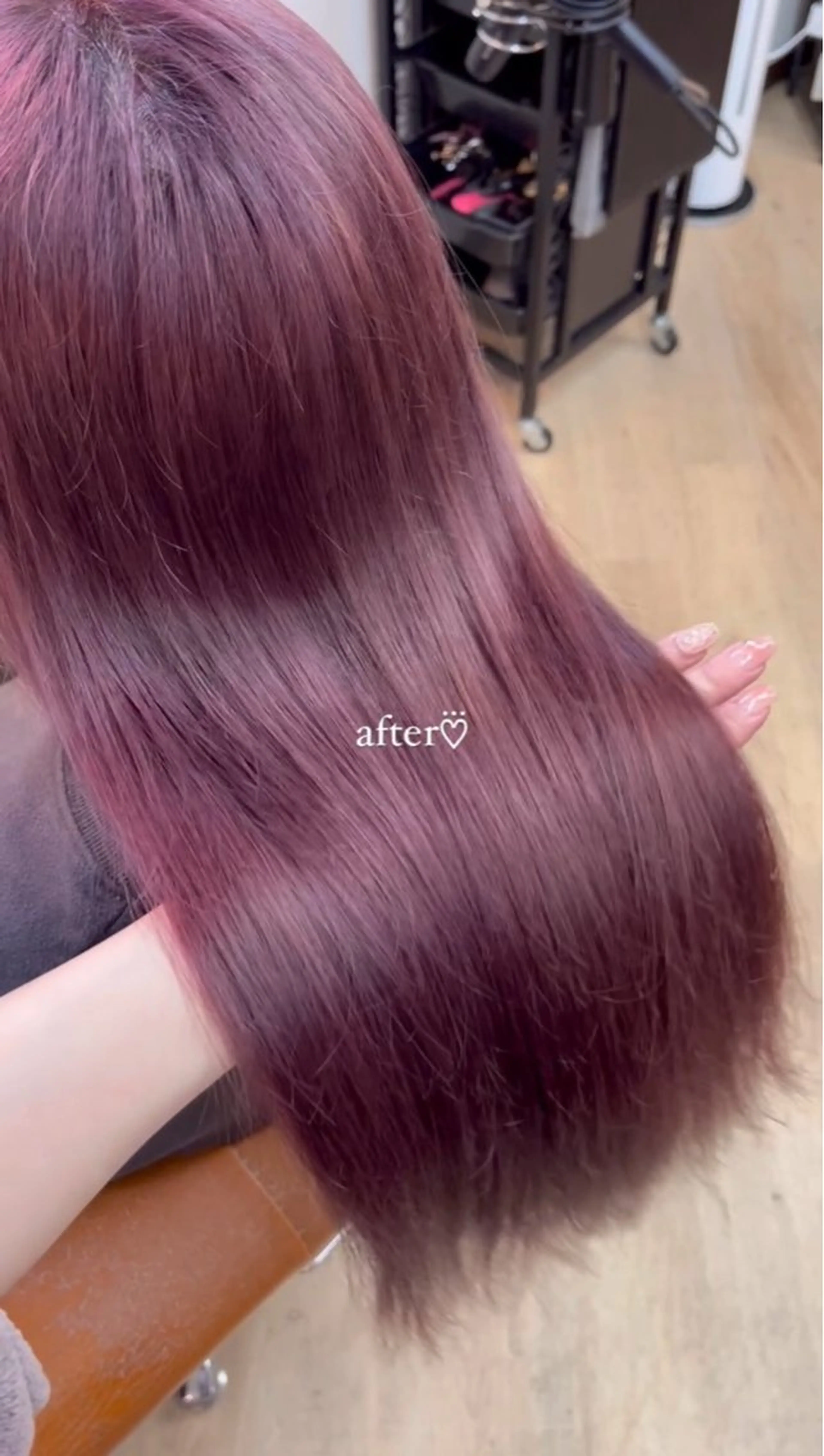 ロング カラー ヘアカラー トリートメント MAHIRU🤍 艶髪・ストレート🫧のヘアスタイル