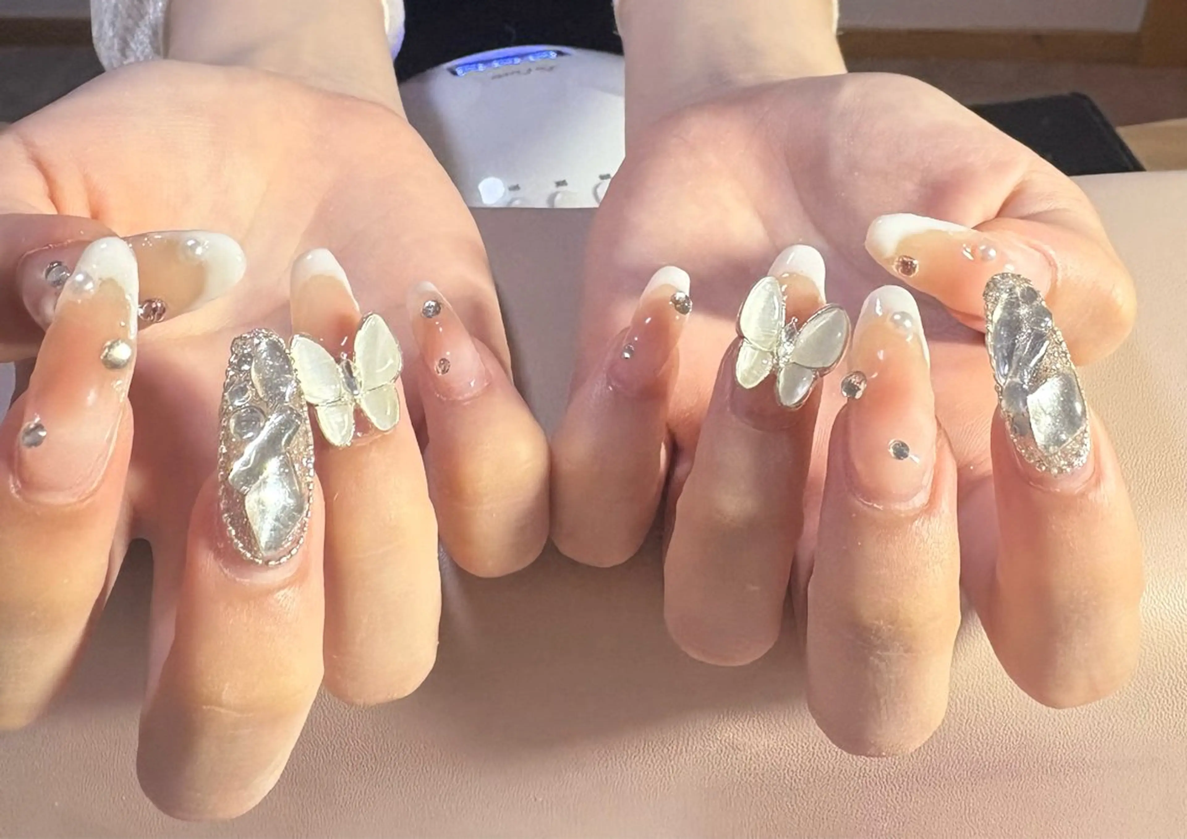 ネイル チークネイル フレンチネイル cocole emikaのネイルデザイン