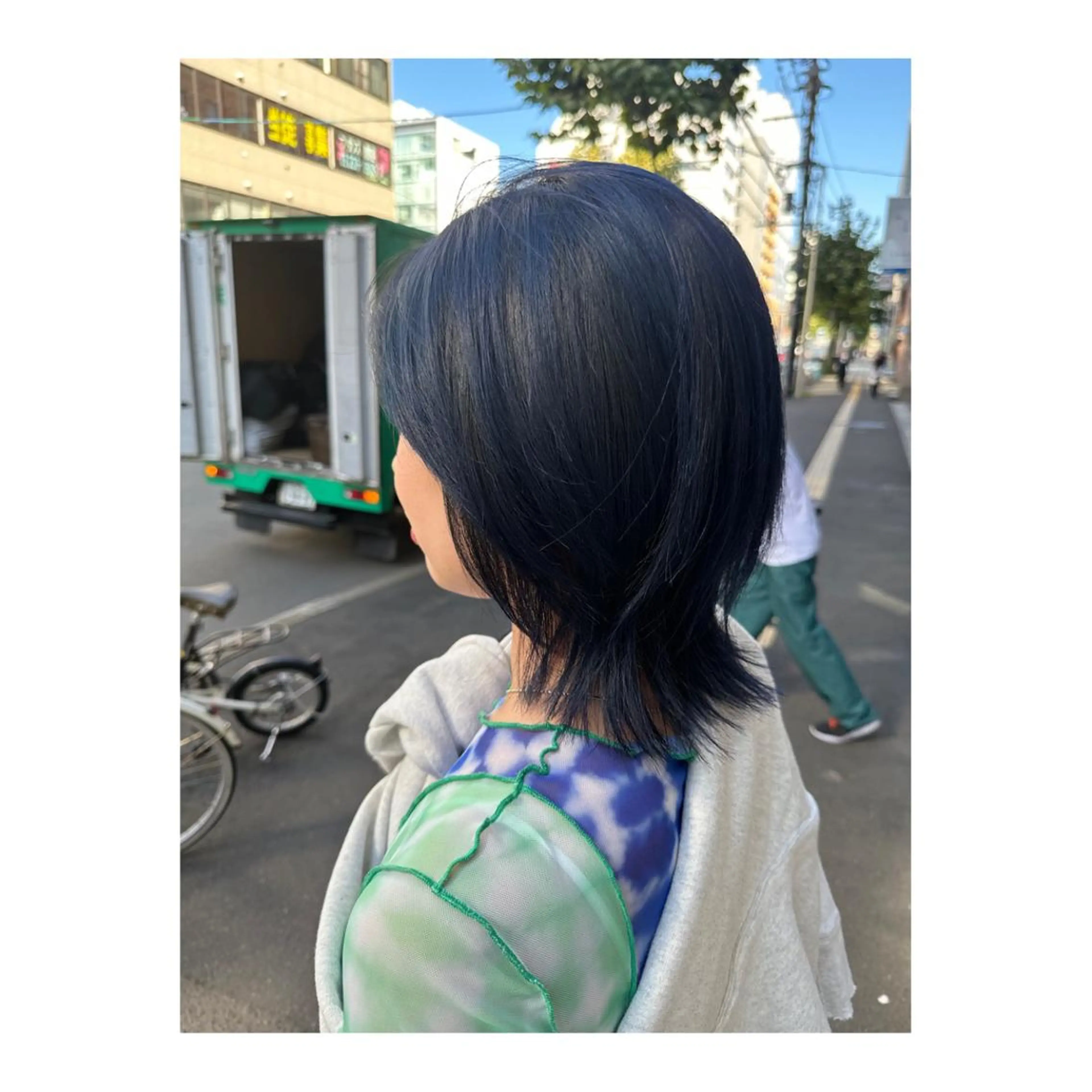 ミディアム カラー ブルーカラー カット ヘアカラー トリートメント メンズパーマ 次元のヘアスタイル