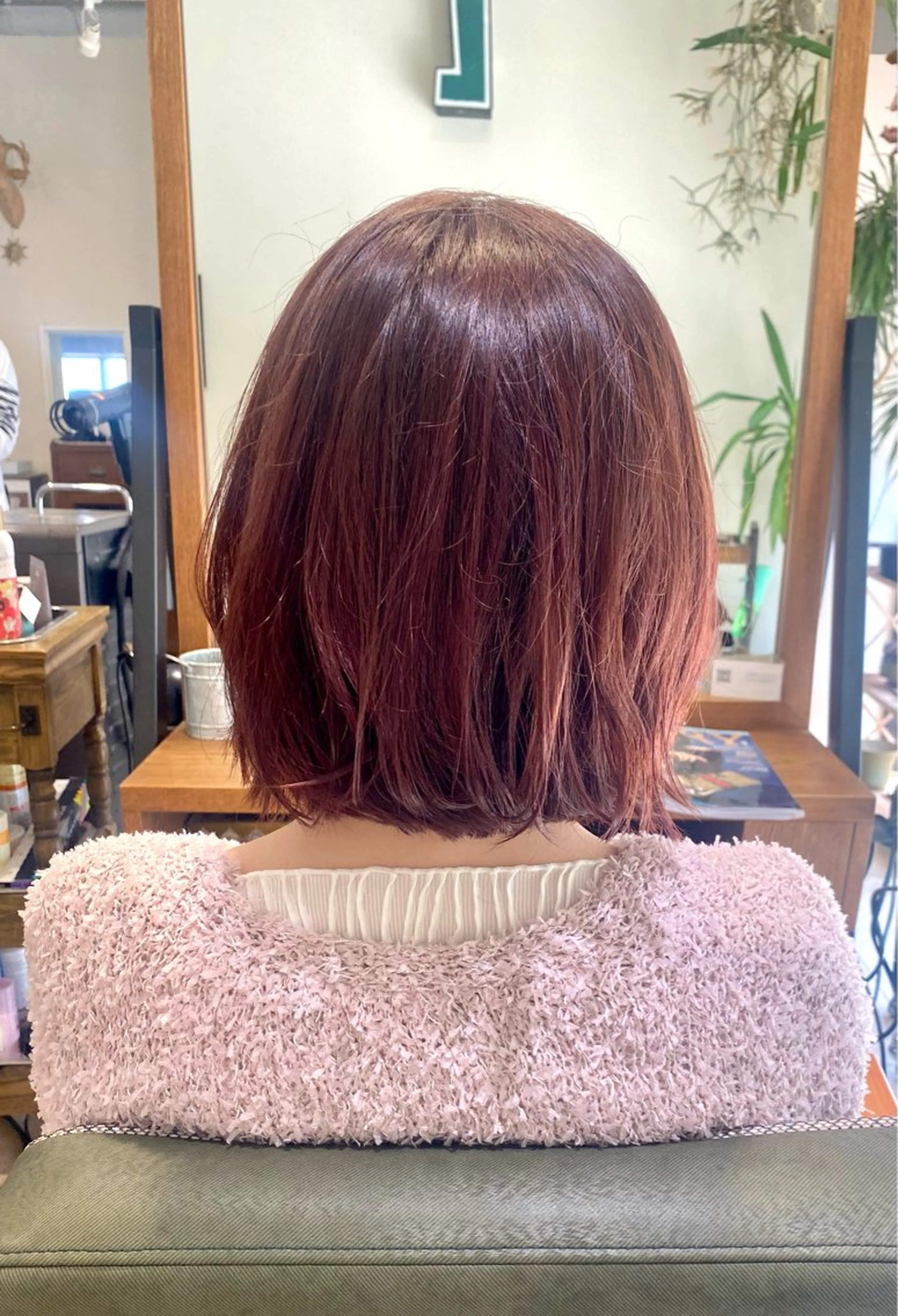 ショート カット ヘアカラー LiC えりのヘアスタイル