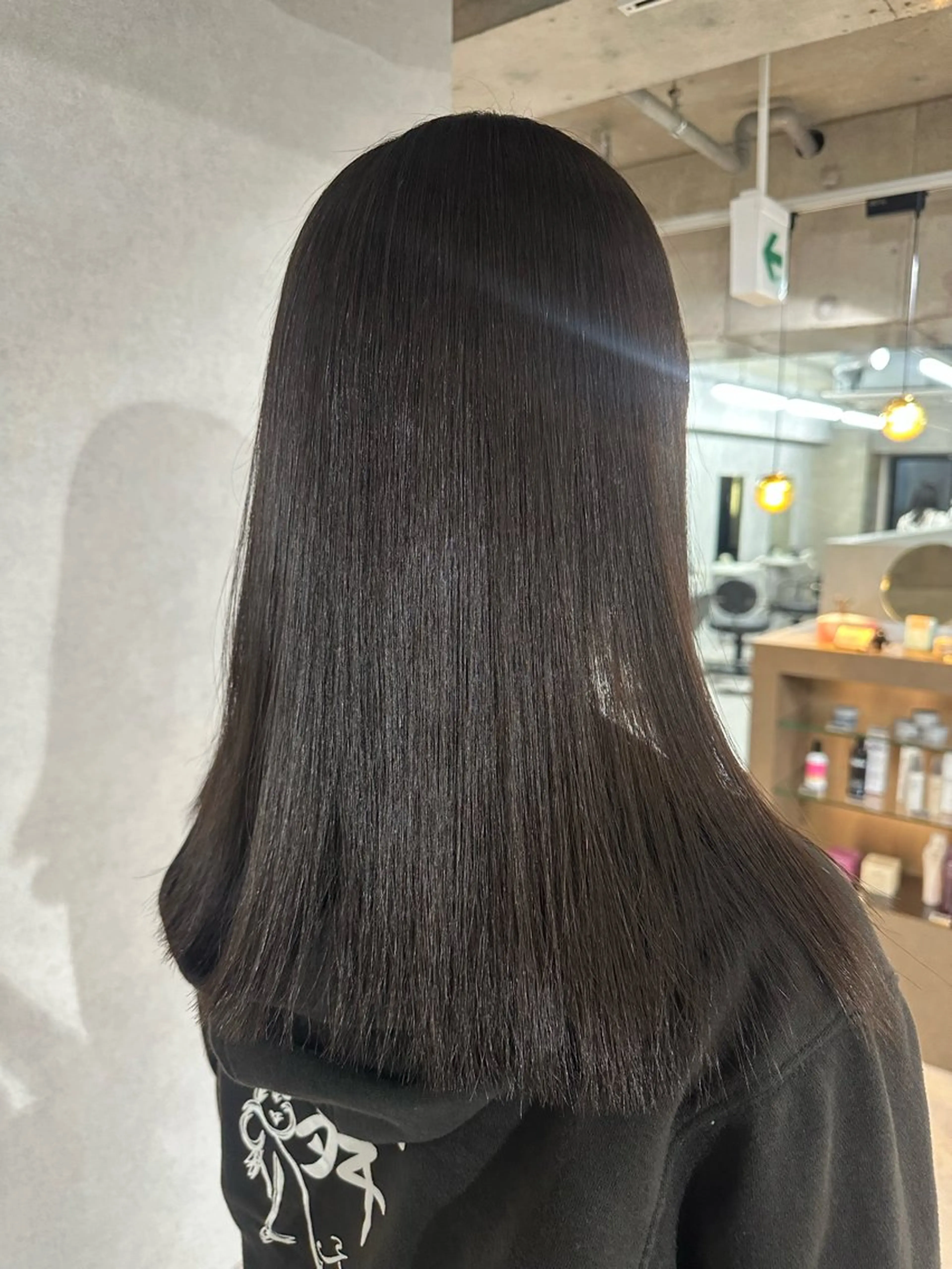 セミロング カット 縮毛矯正 🫧MANA レイヤーカット🌙のヘアスタイル