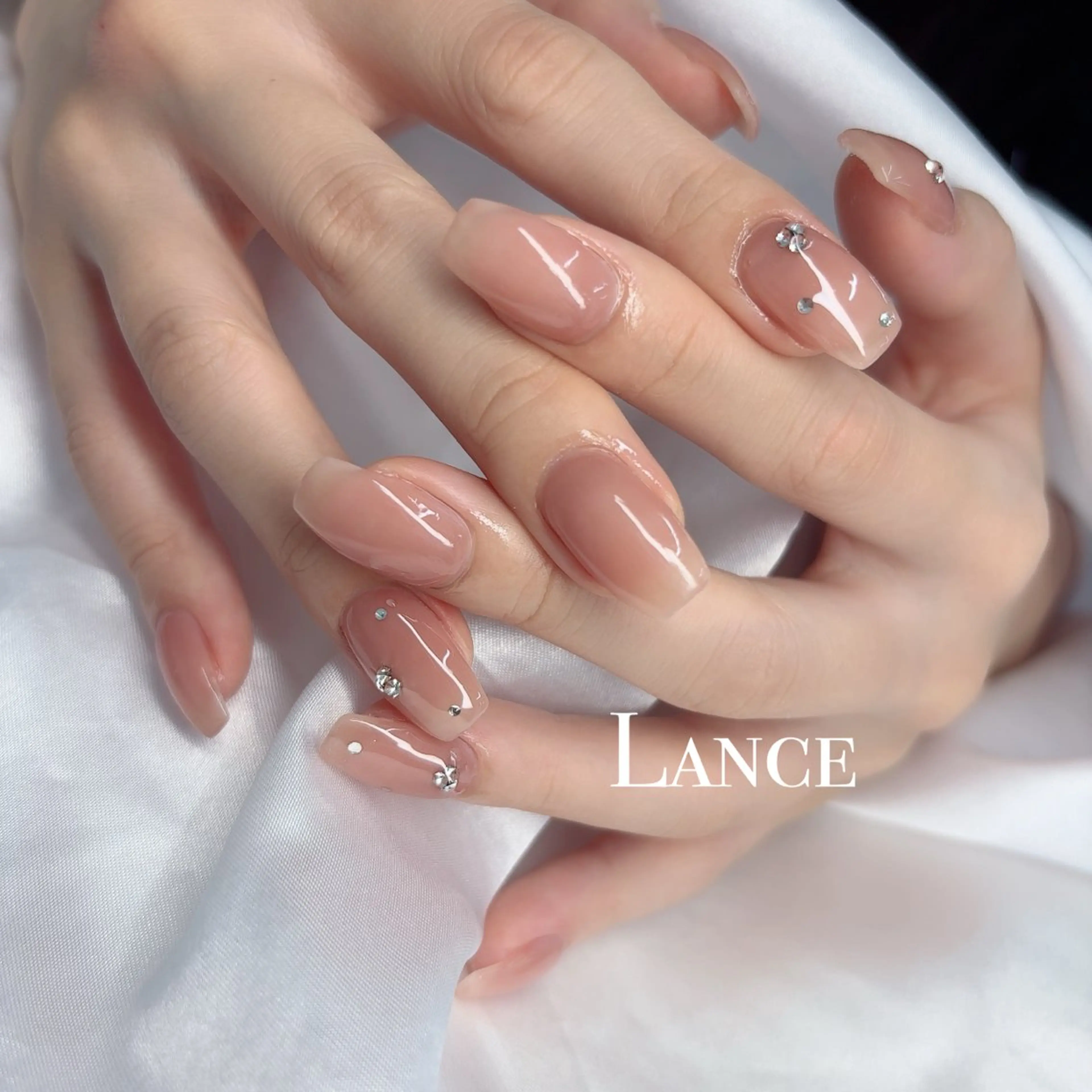 ネイル オーロラネイル フットネイル 氷ネイル・うるうるネイル キラキラネイル 韓国ネイル ハンドネイル Lance nailのネイルデザイン