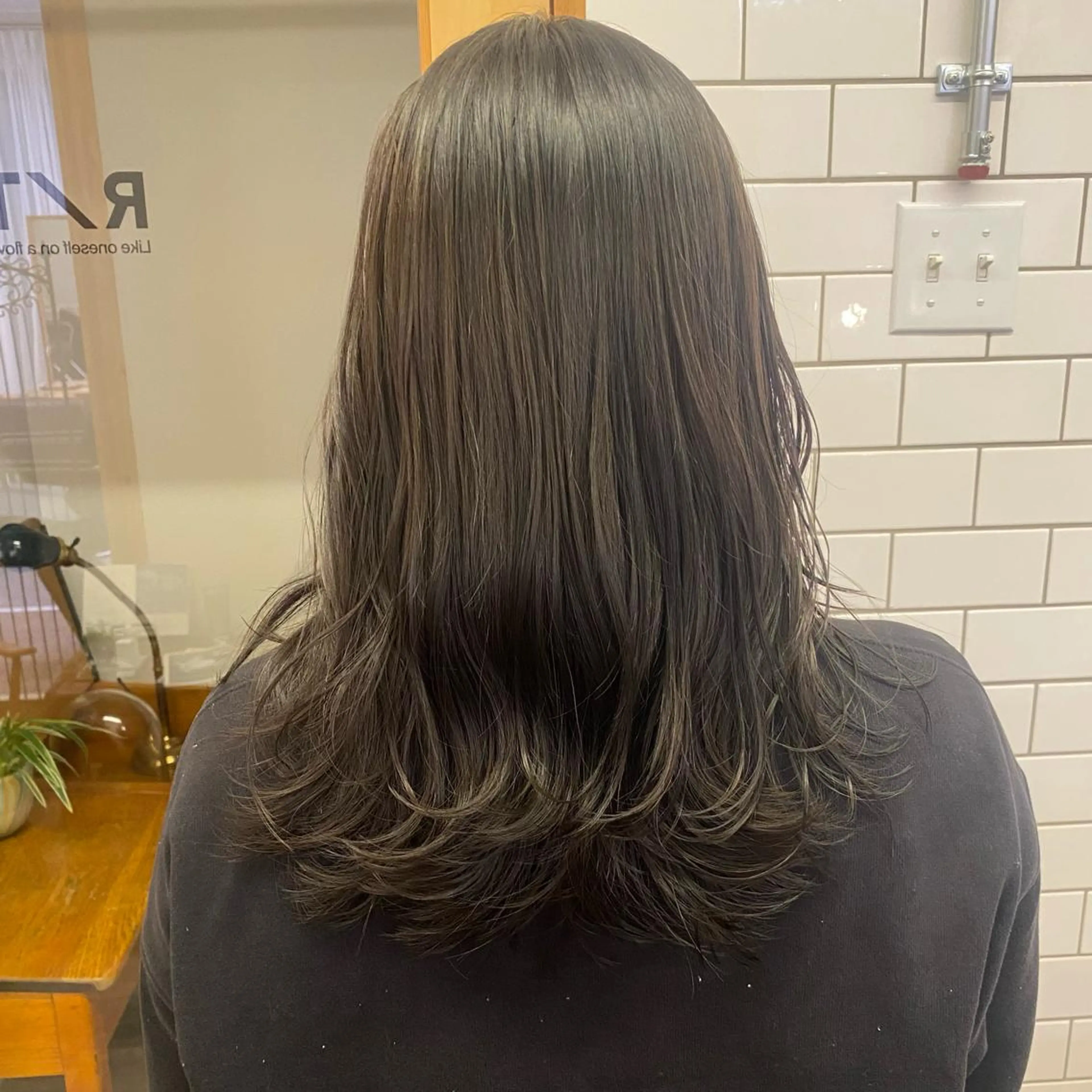 カラー 藤田 果穂のヘアスタイル