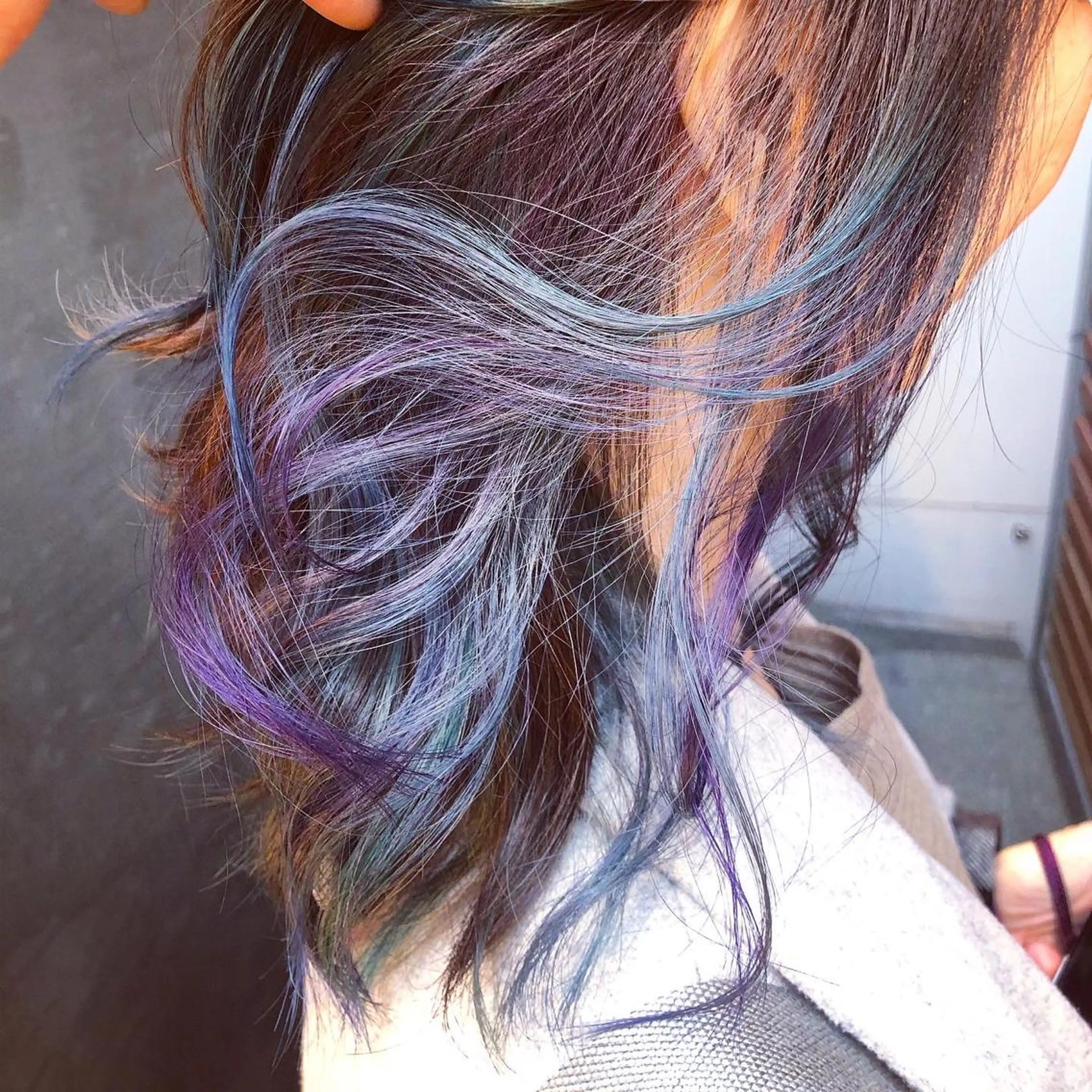 セミロング カラー アッシュ バレイヤージュ ミストバング ベージュカラー ブリーチ カット ヘアカラー トリートメント 原宿サロン代表 デザインカラー伊藤卓のヘアスタイル