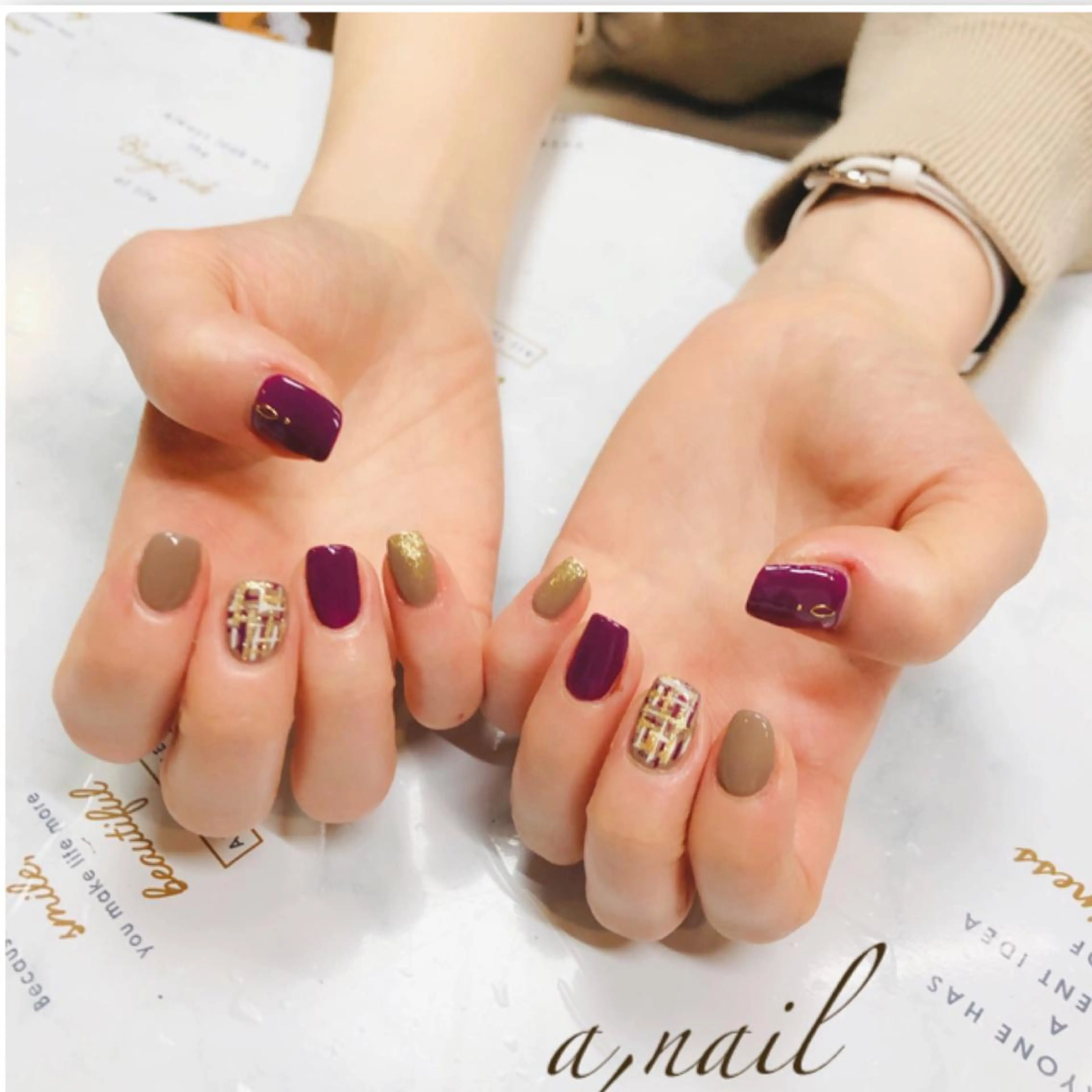 ネイル フットネイル ラメ(グリッター) ニュアンスネイル オフィスネイル ワンカラーネイル ハンドネイル ネイルサロン エーネイルのネイルデザイン