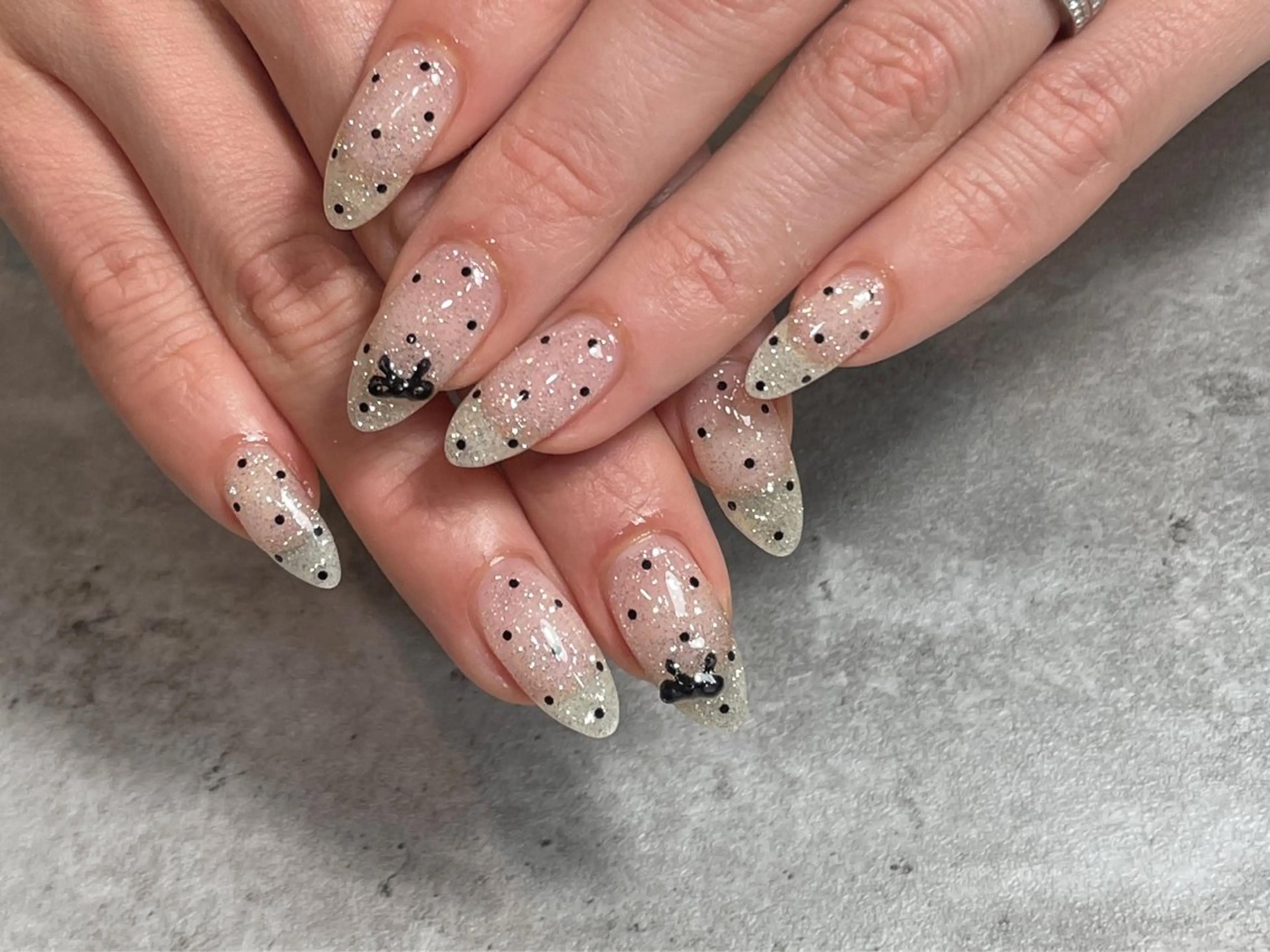 ネイル ドット リボン ハンドネイル GLINT nail グリント　ネイルのネイルデザイン