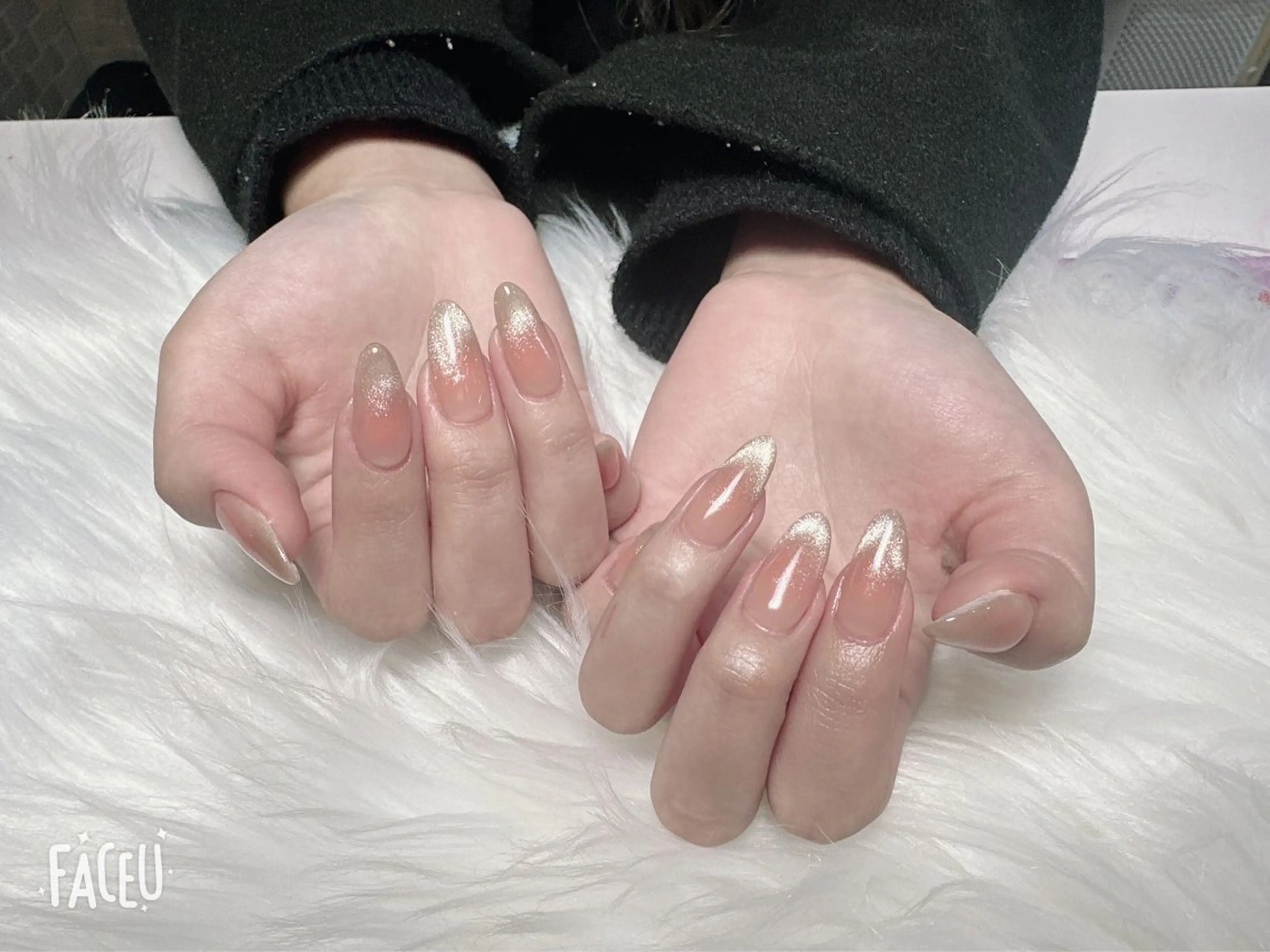 （初回/自店ジェルオフ無料）チークネイル（パーツ2つ）の写真