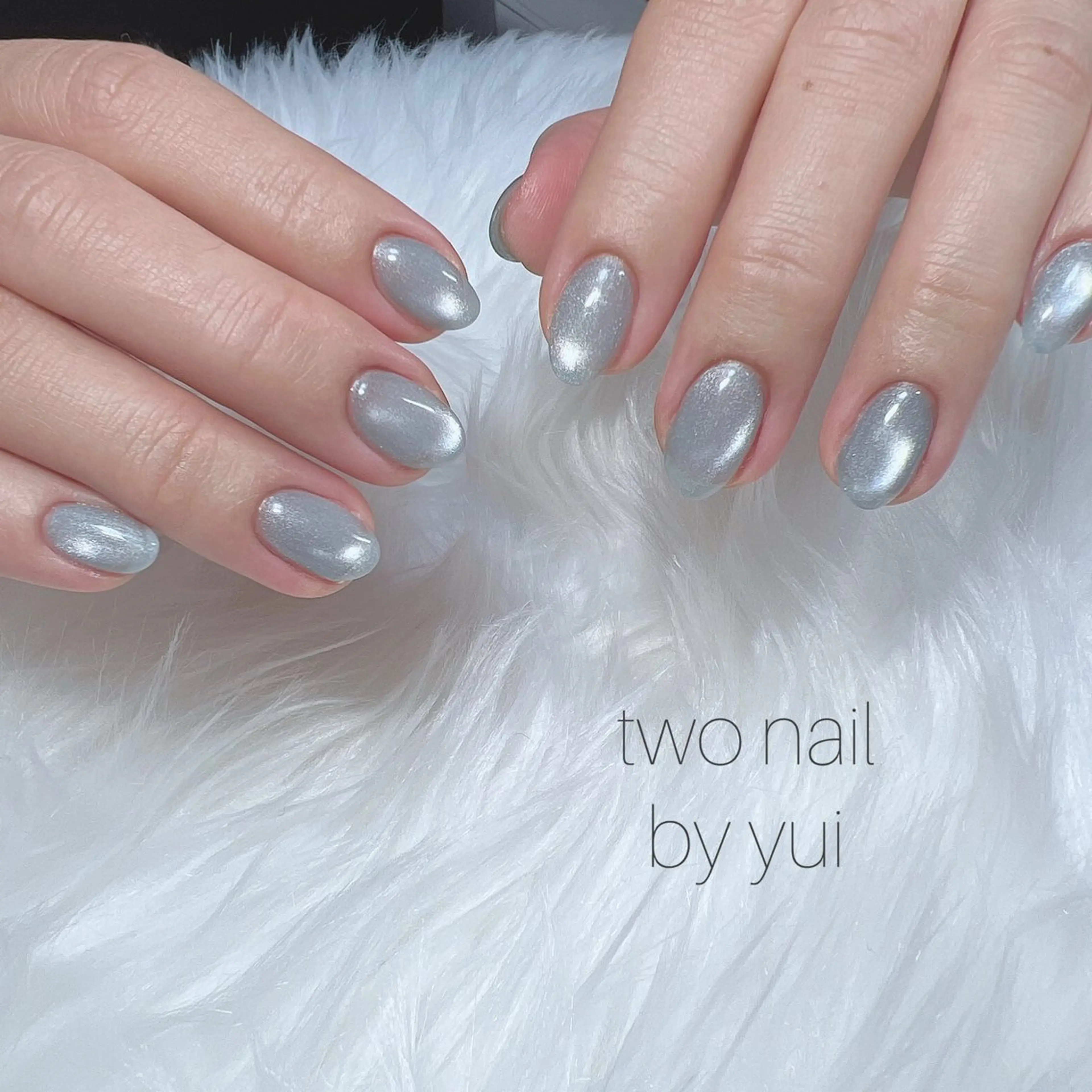 ネイル キラキラネイル マグネットネイル ネイルチップ ホワイト ハンドネイル two nailのネイルデザイン
