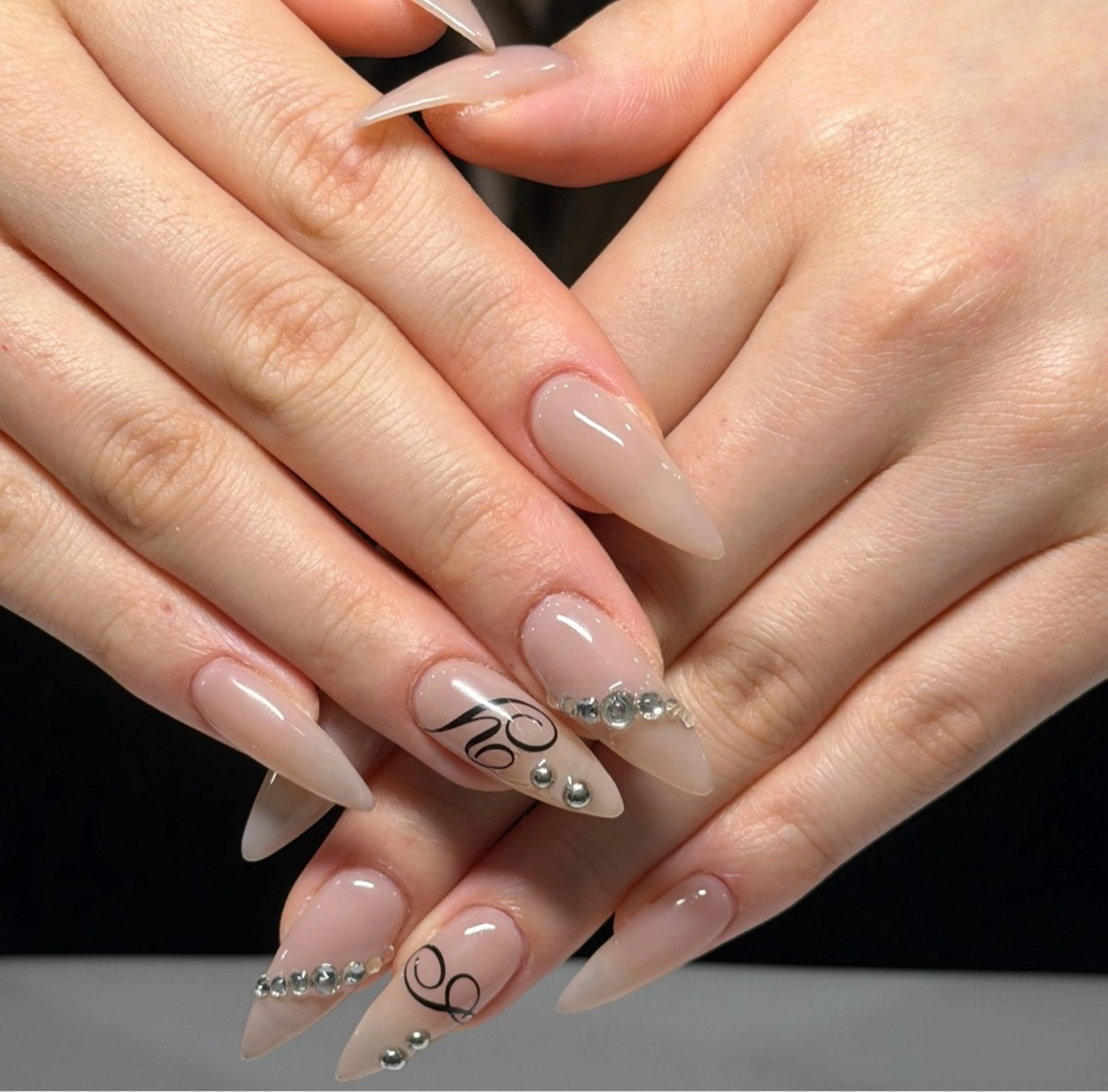 ネイル 長さ出し フレンチネイル 韓国ネイル レース マグネットネイル ハンドネイル 波 なみのネイルデザイン