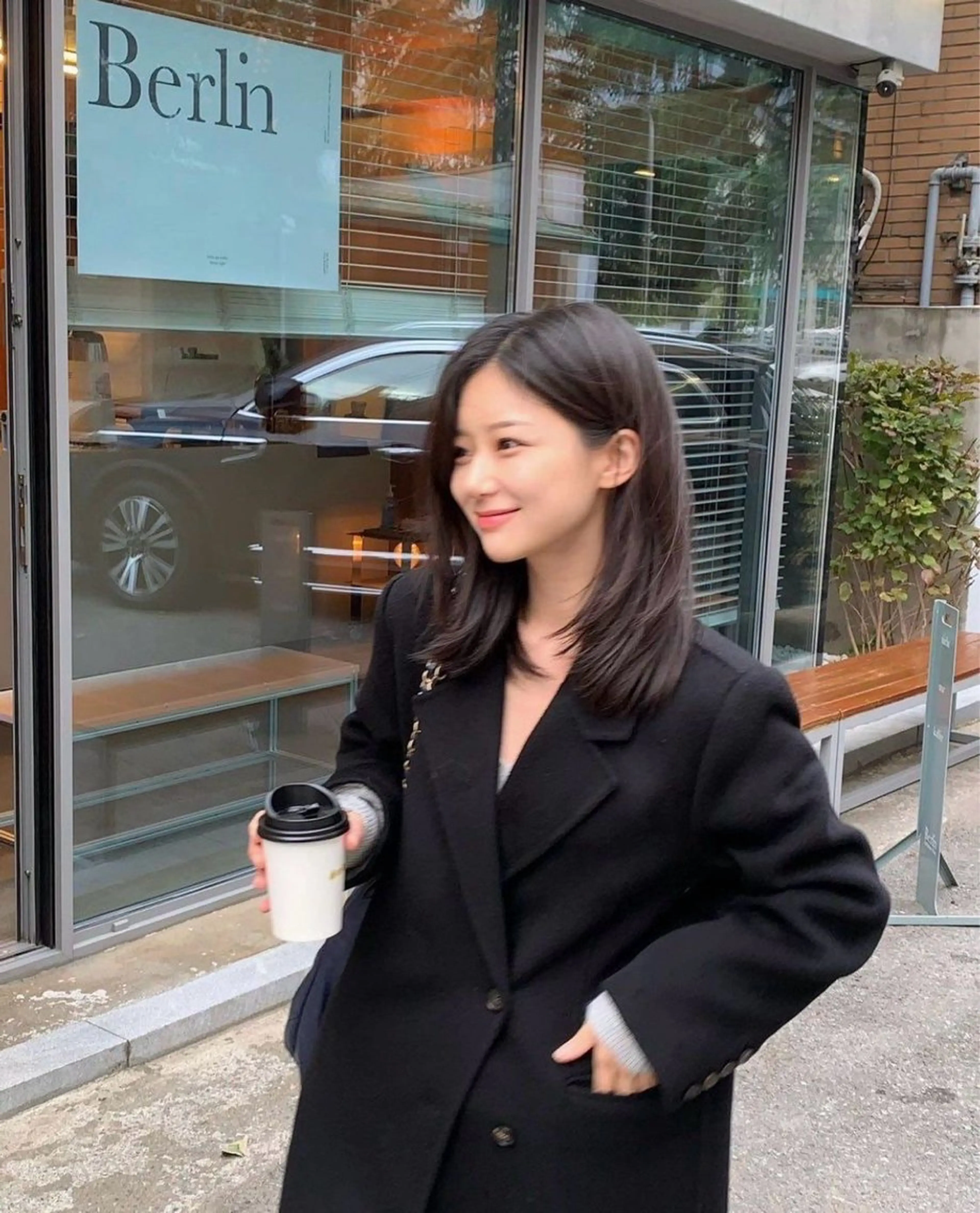 ミディアム カラー レイヤーカット/透明 感カラー/aikaのヘアスタイル