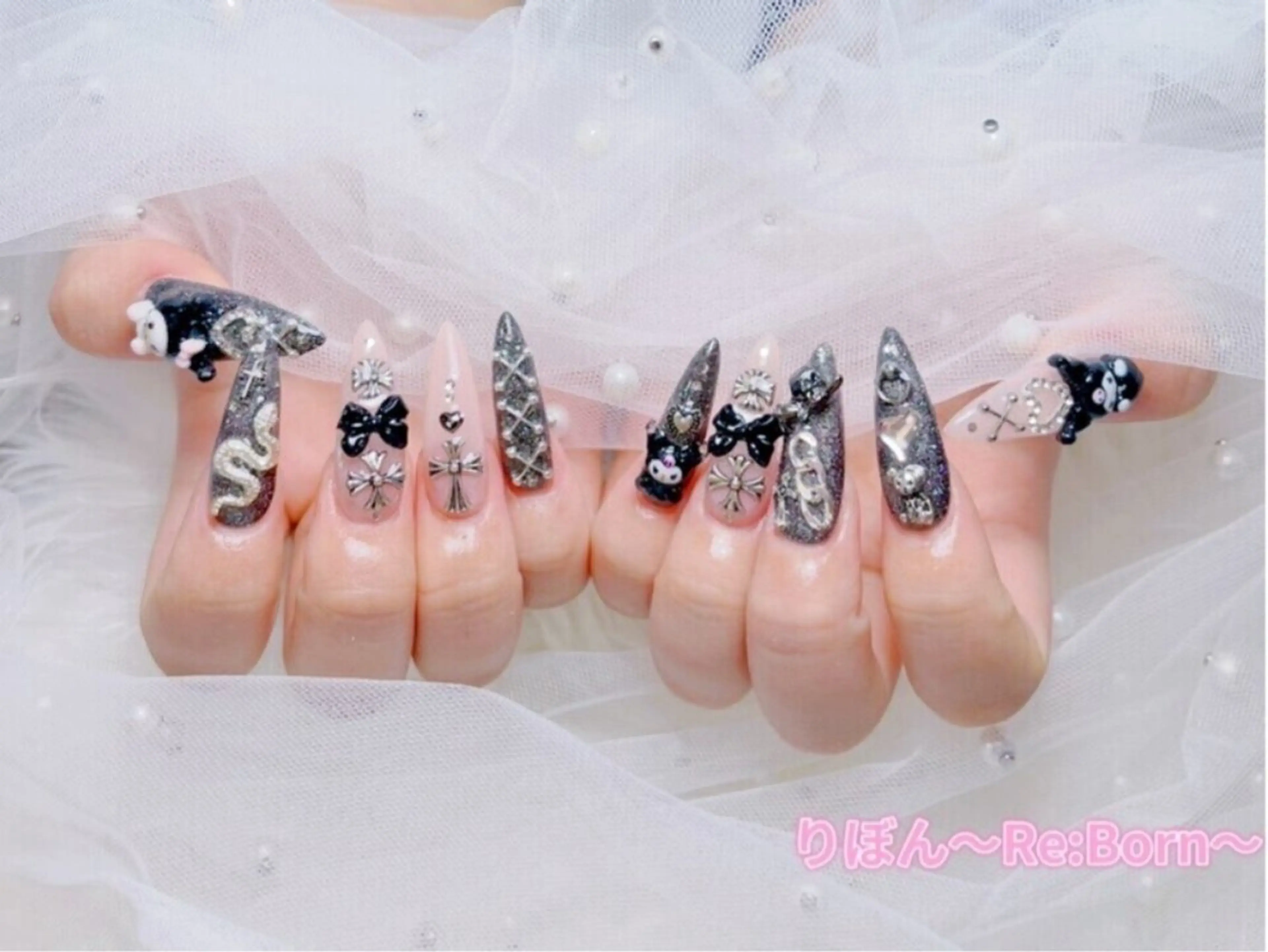 セミロング フレンチガーリー クリスマス ハンドネイル りぼん Re:Bonrのネイルデザイン